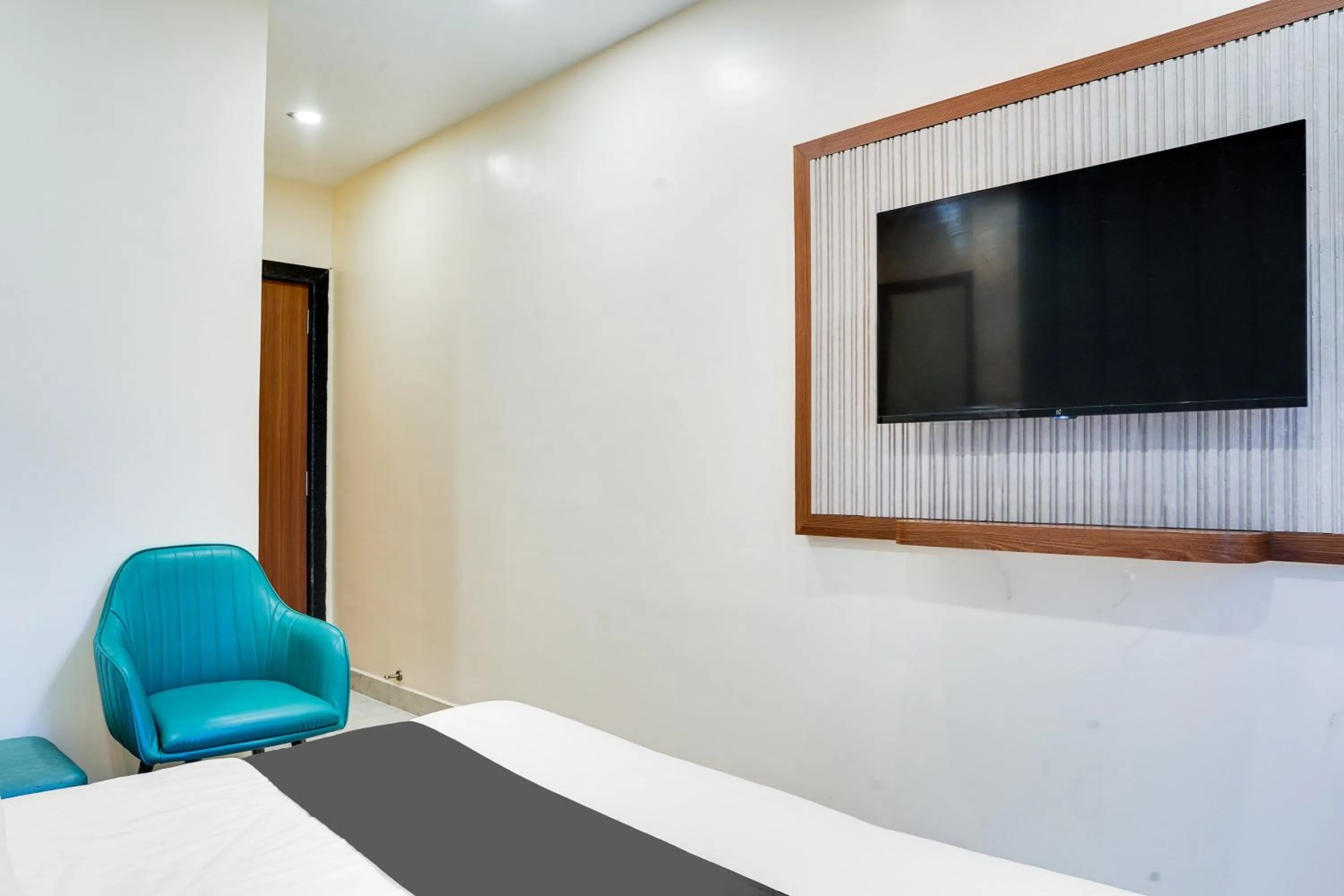 Lobby or reception, Bed in HOTEL O ANJANEY PALACE