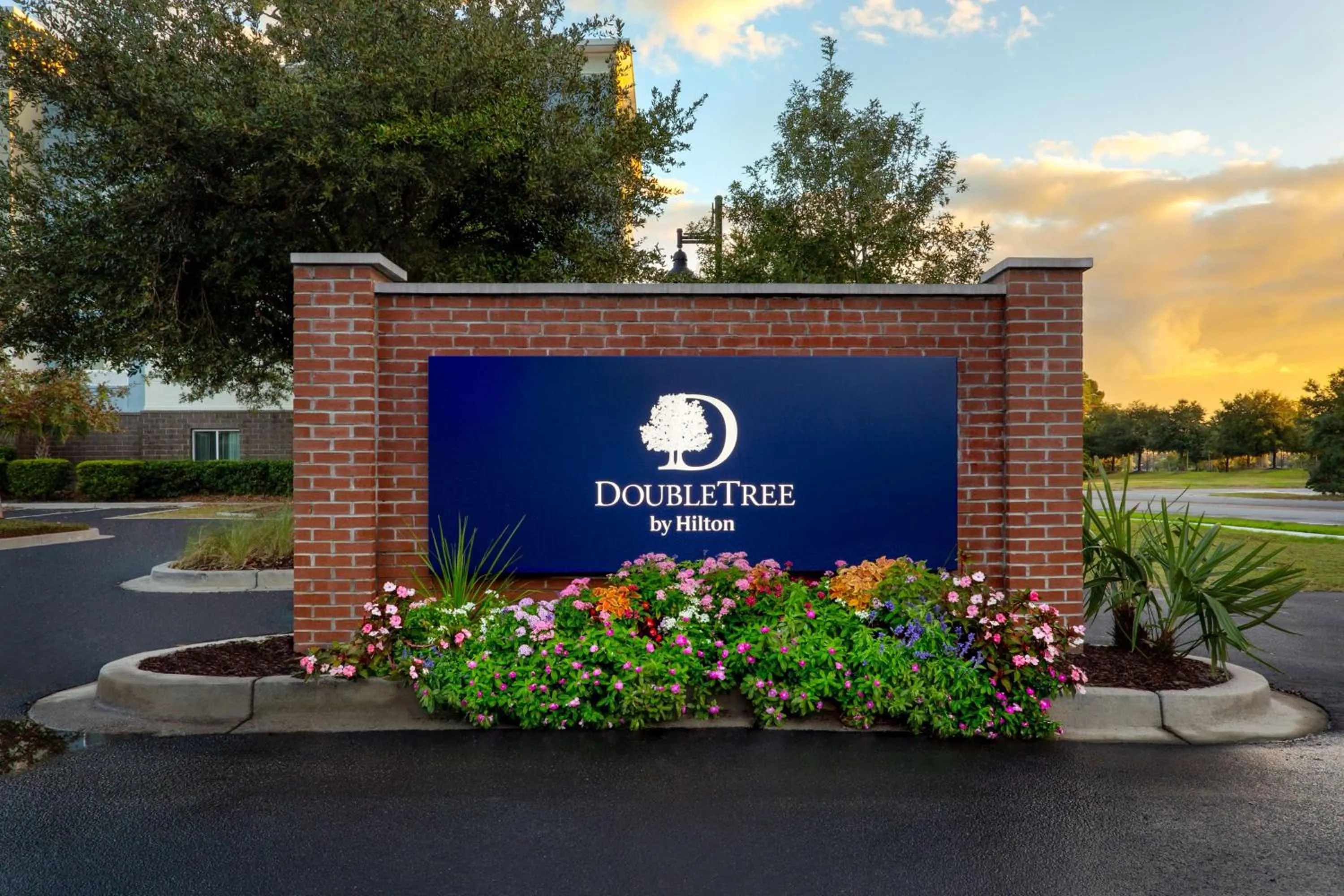 Property building in DoubleTree by Hilton Charleston Mount Pleasant