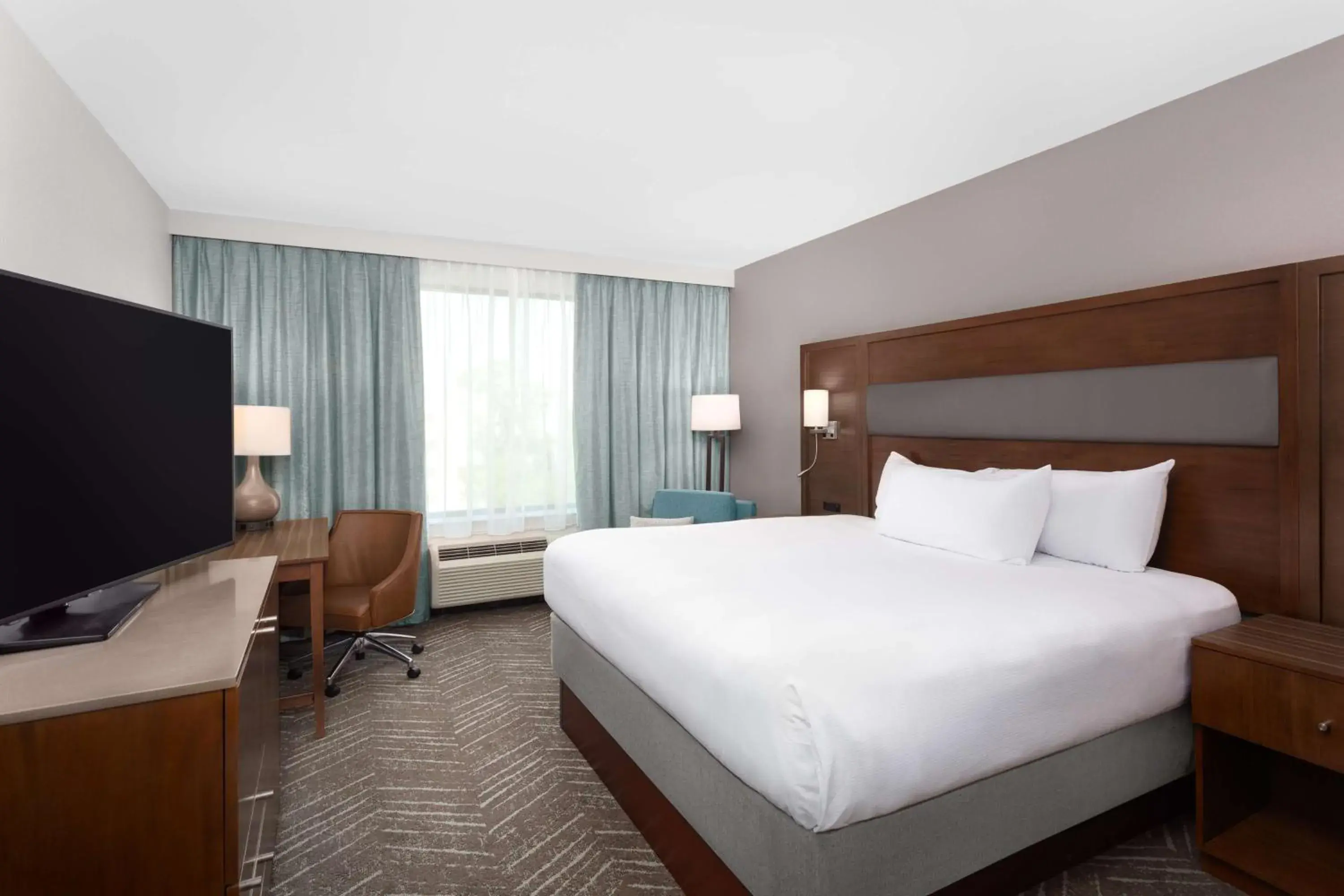 King Room in DoubleTree by Hilton Charleston Mount Pleasant King Room in DoubleTree by Hilton Charleston Mount Pleasant