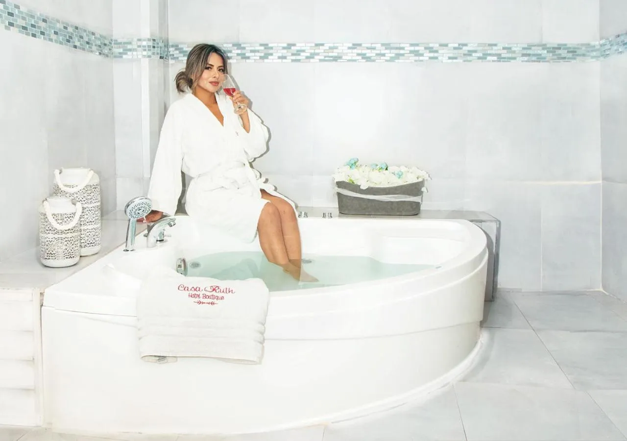 Hot Tub in Hotel Boutique Casa Ruth en Cuenca