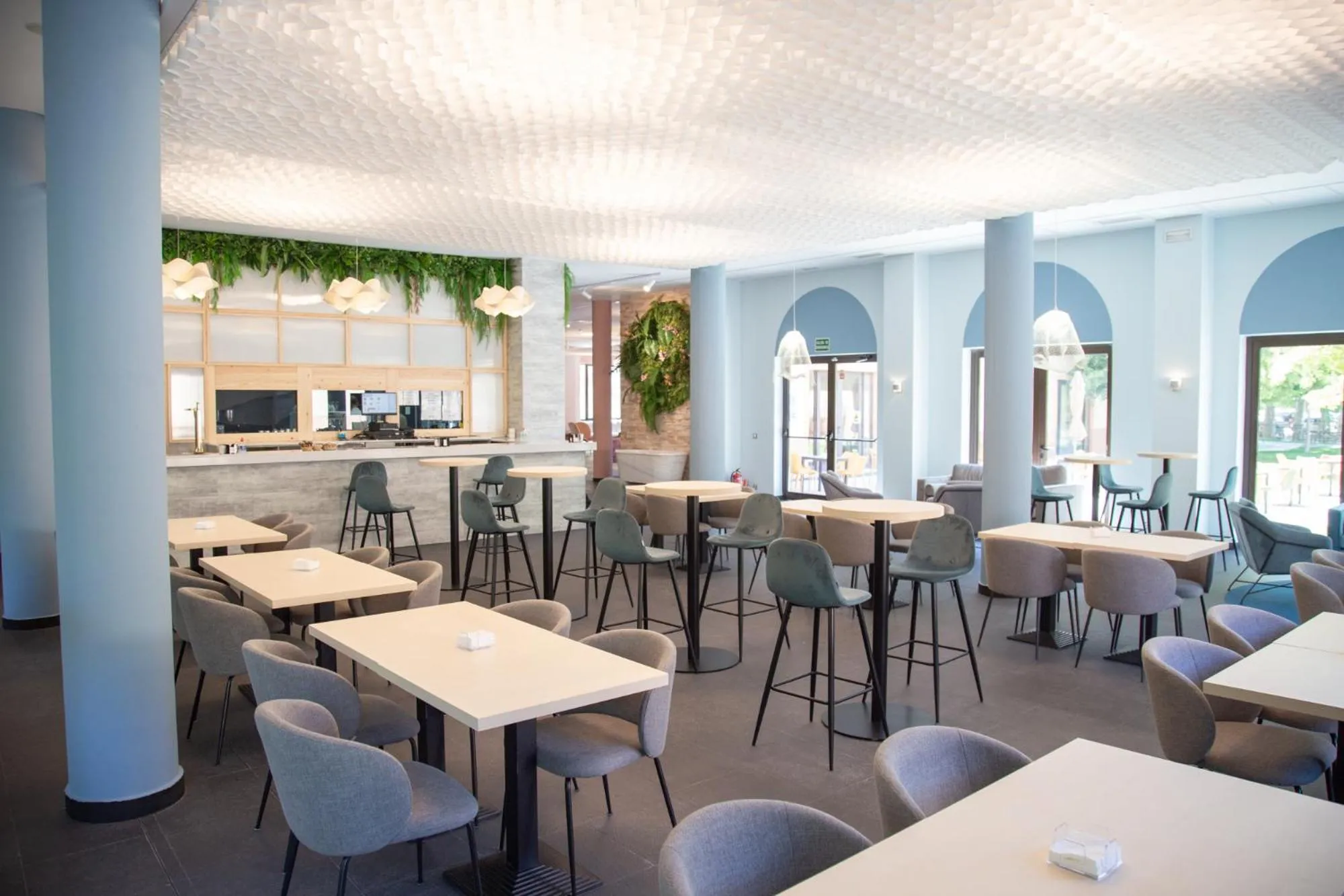 Lounge or bar in Hotel Real Balneario Carlos III