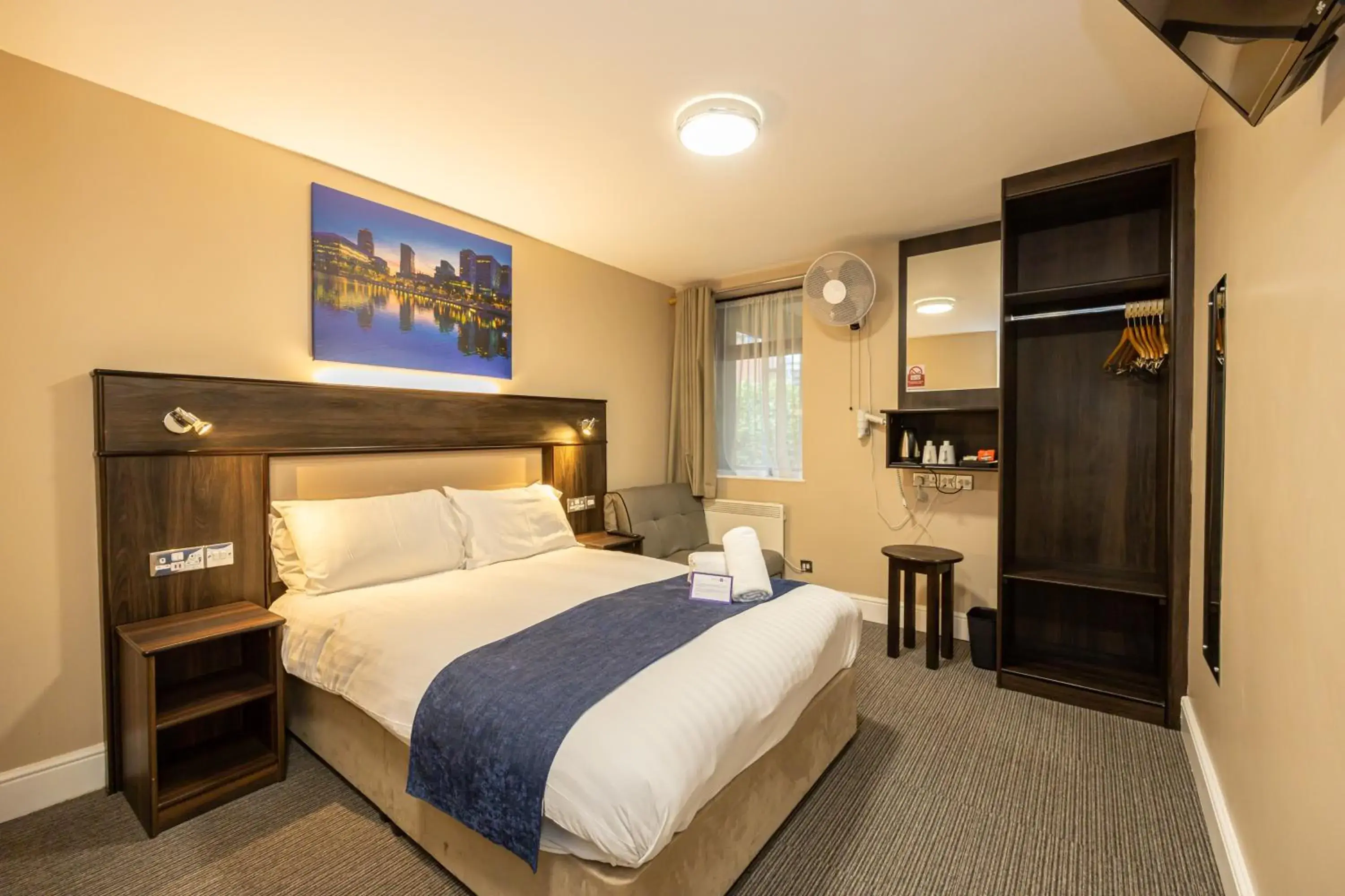 Bed in Stay Inn Manchester Bed in Stay Inn Manchester