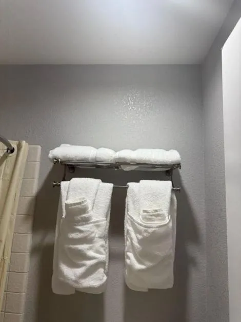 Baymont by Wyndham Bakersfield