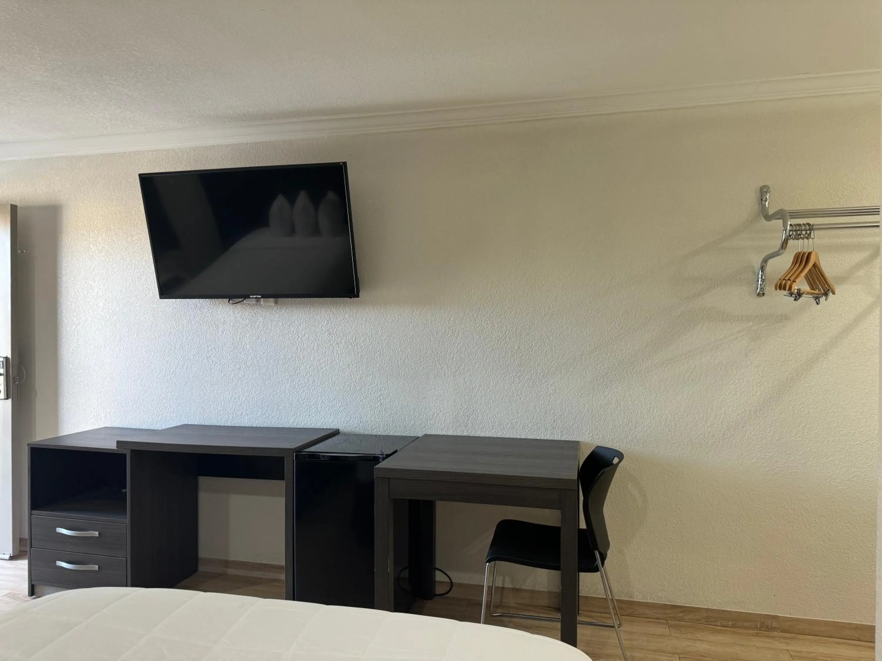 Baymont by Wyndham Bakersfield