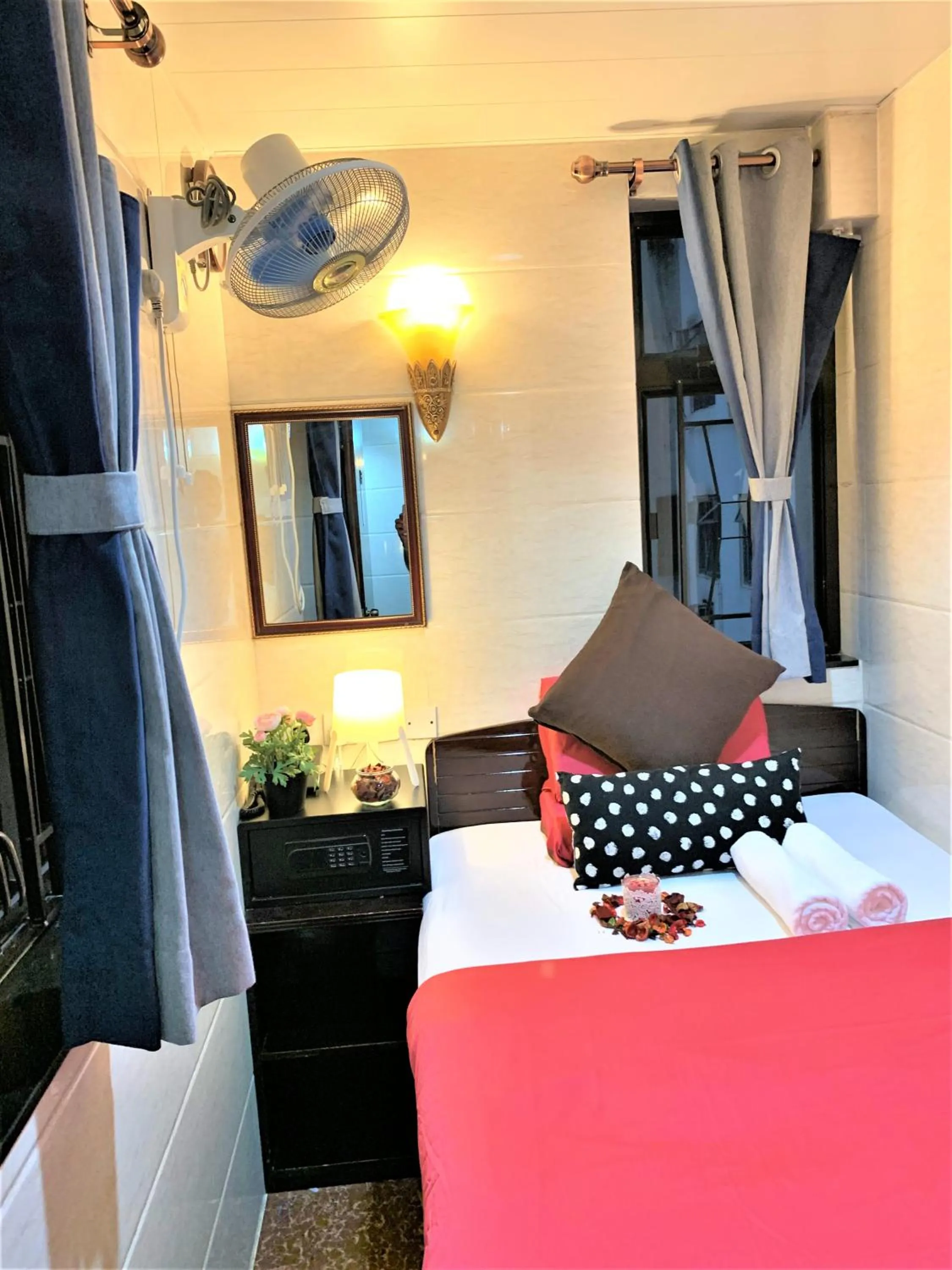 Bed in Sydney Hostel