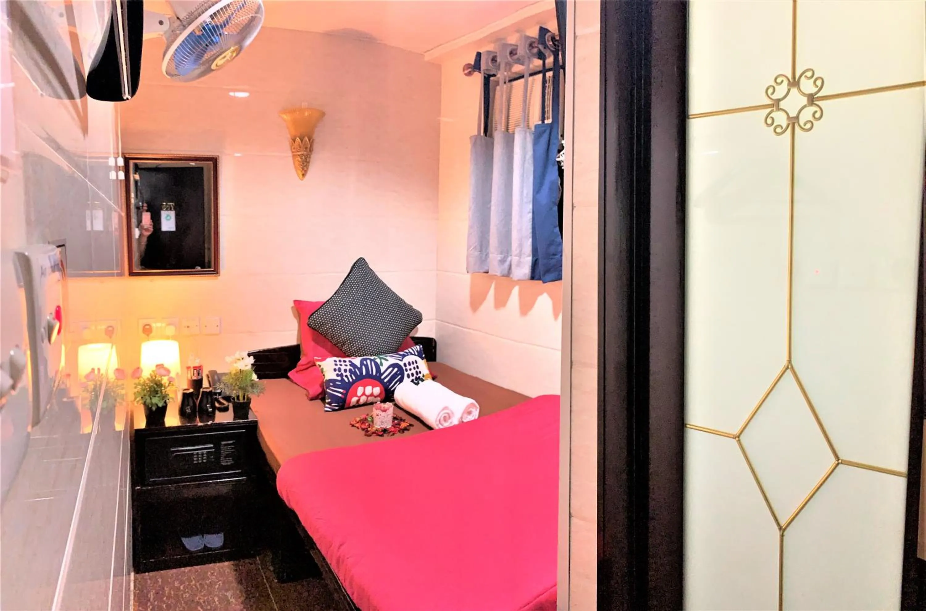 Bed in Sydney Hostel