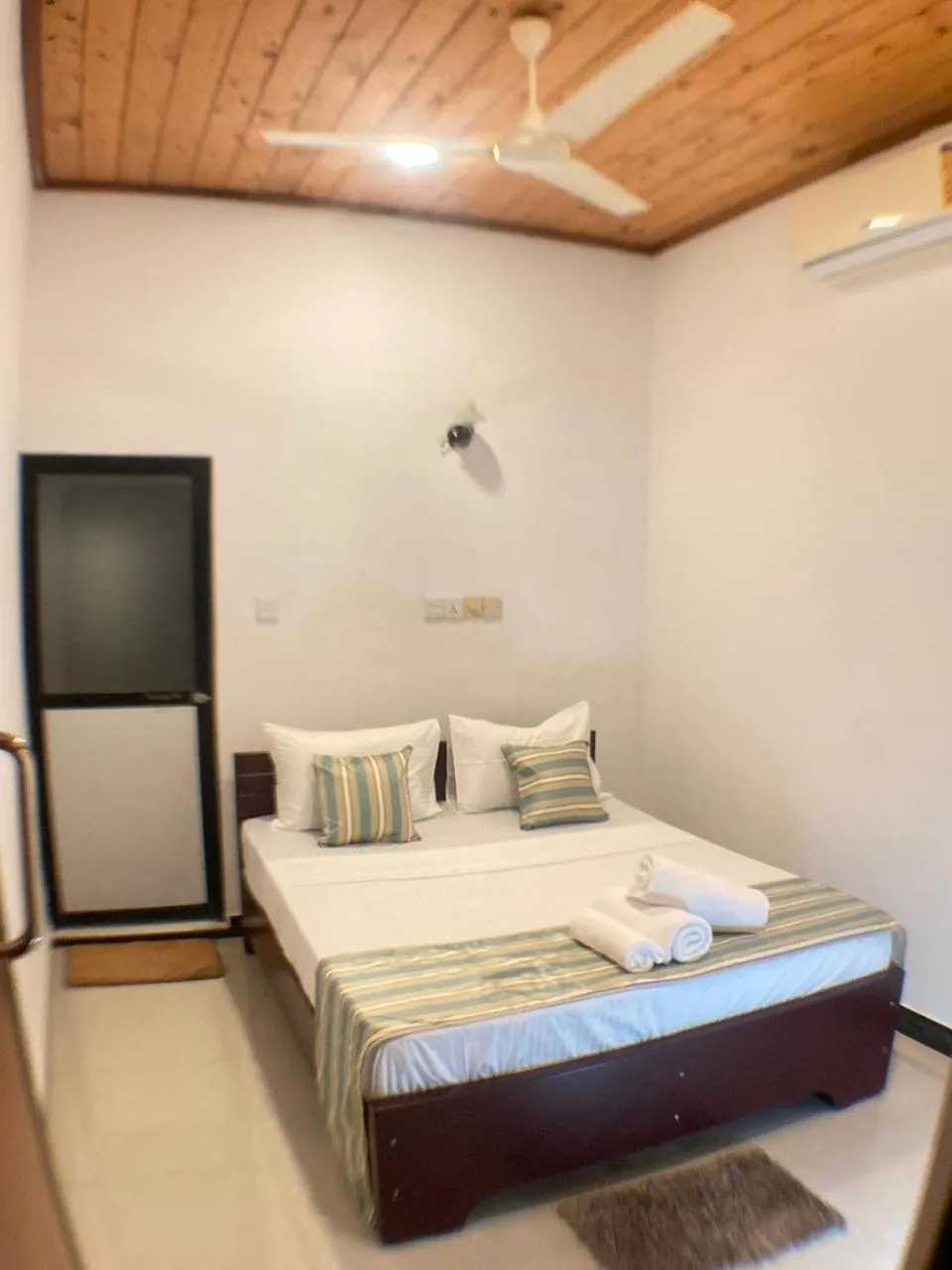 Bed in Ceylon Beach haven Uppuveli