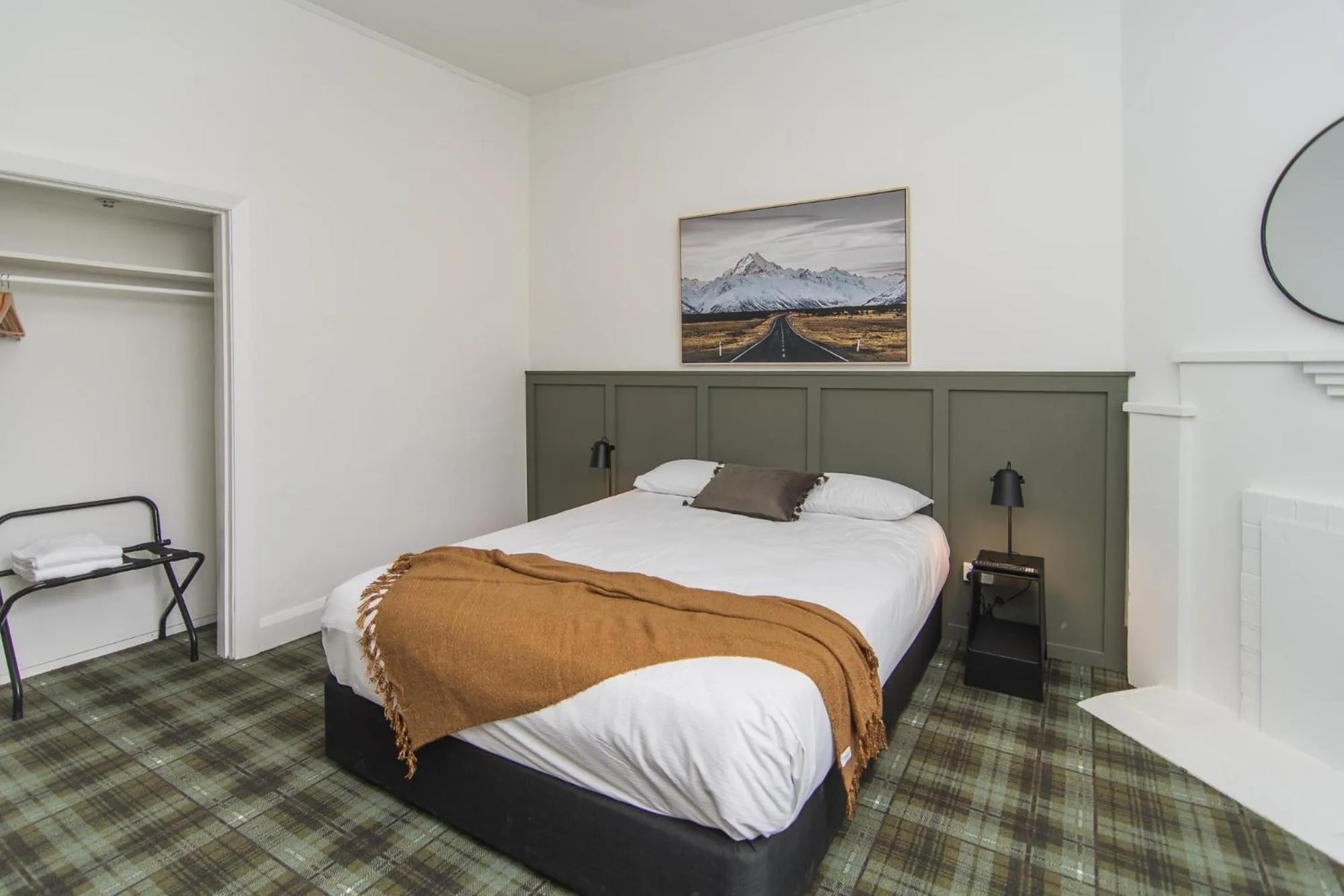 Queen Deluxe Ensuite  in The Fort Timaru