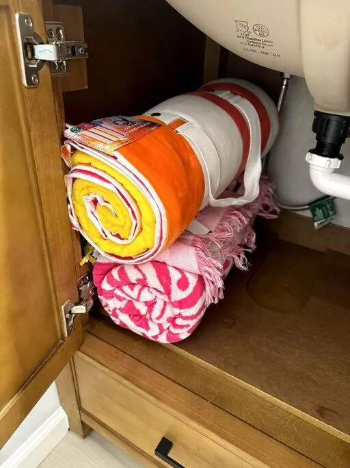 towels, Bed in Gem of Waikiki at Inn on the Park