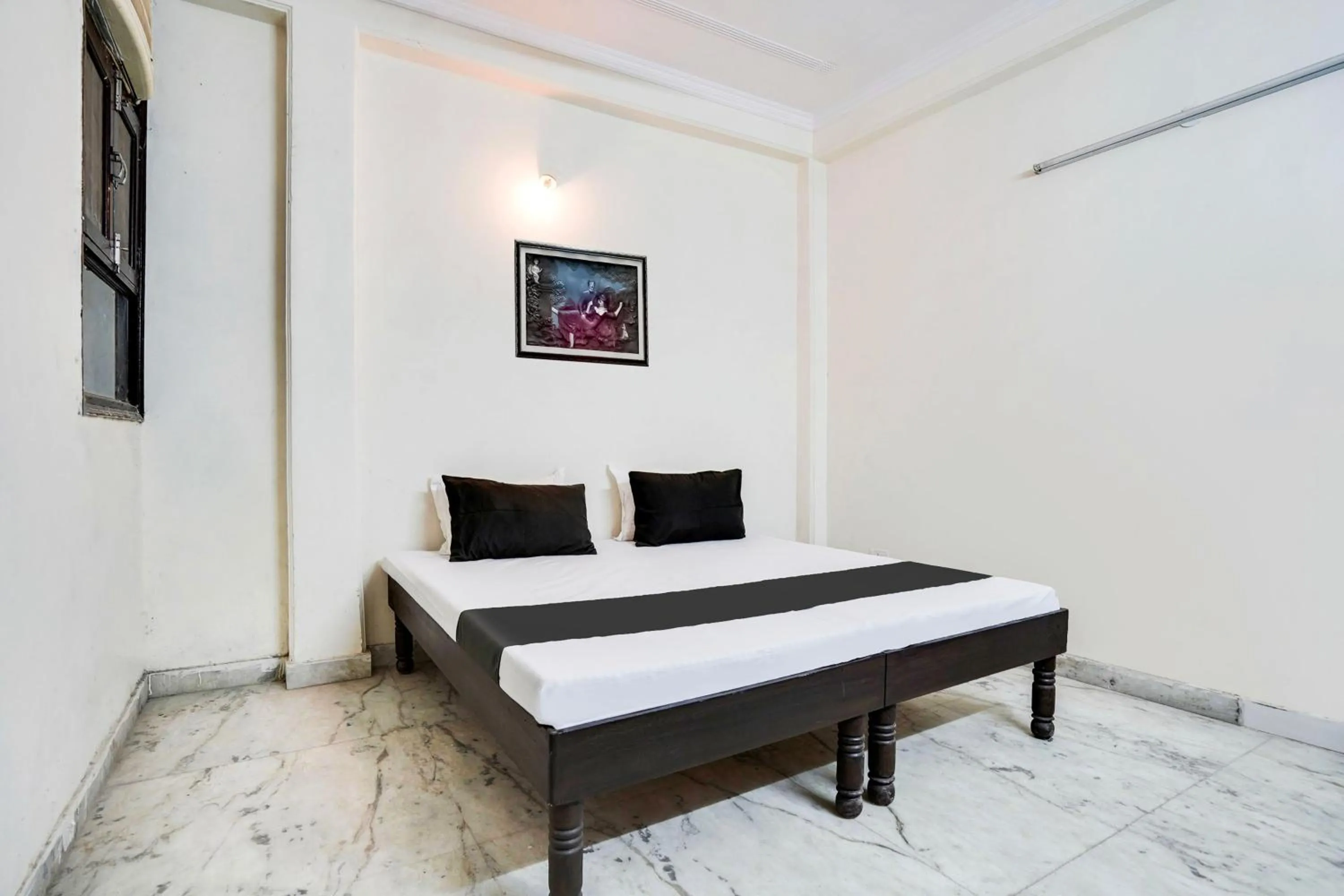 Hotel O by OYO Royal Residency