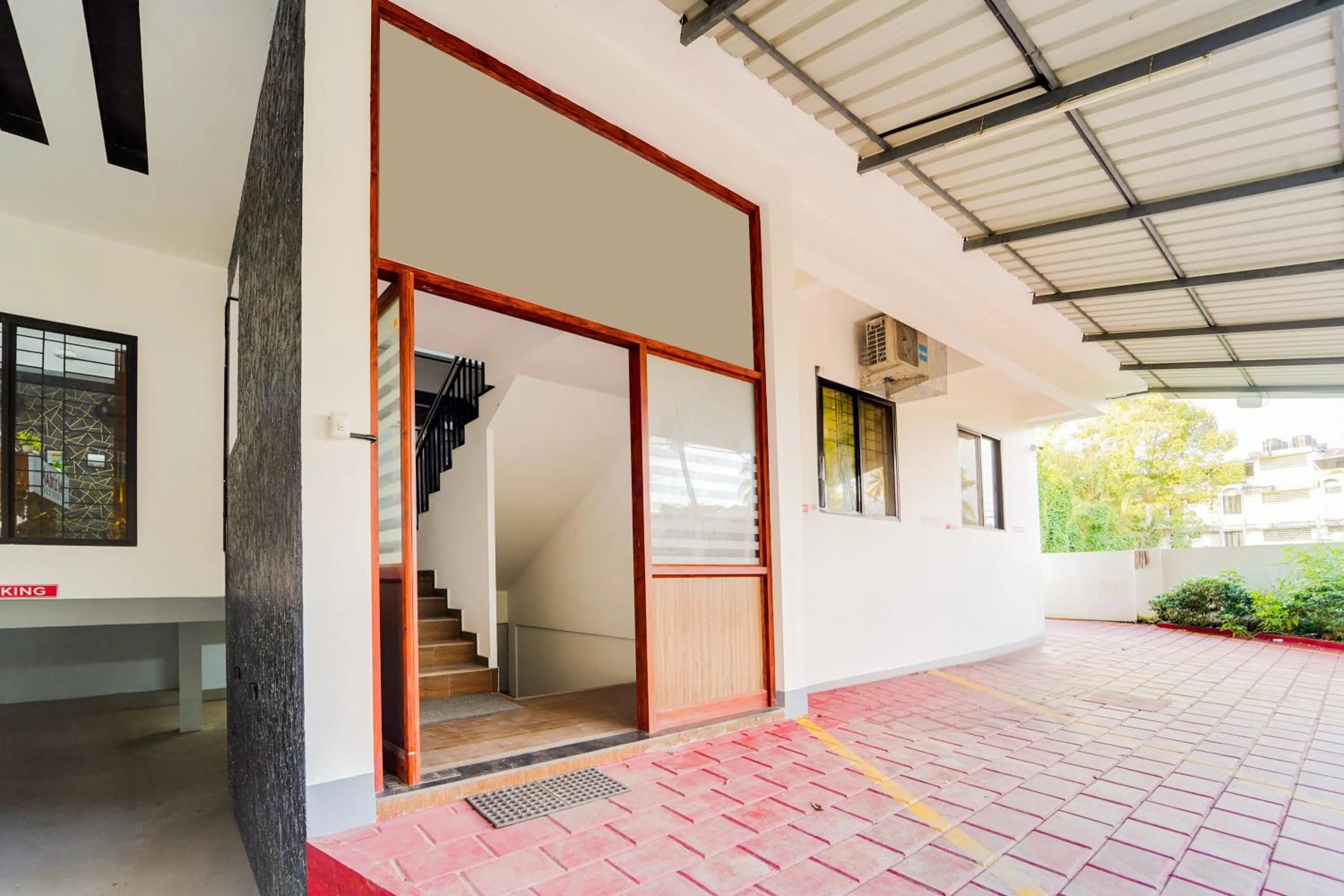 Facade/entrance in Hotel O Cheranelloor Aster Medicity Formerly Abriz Residency