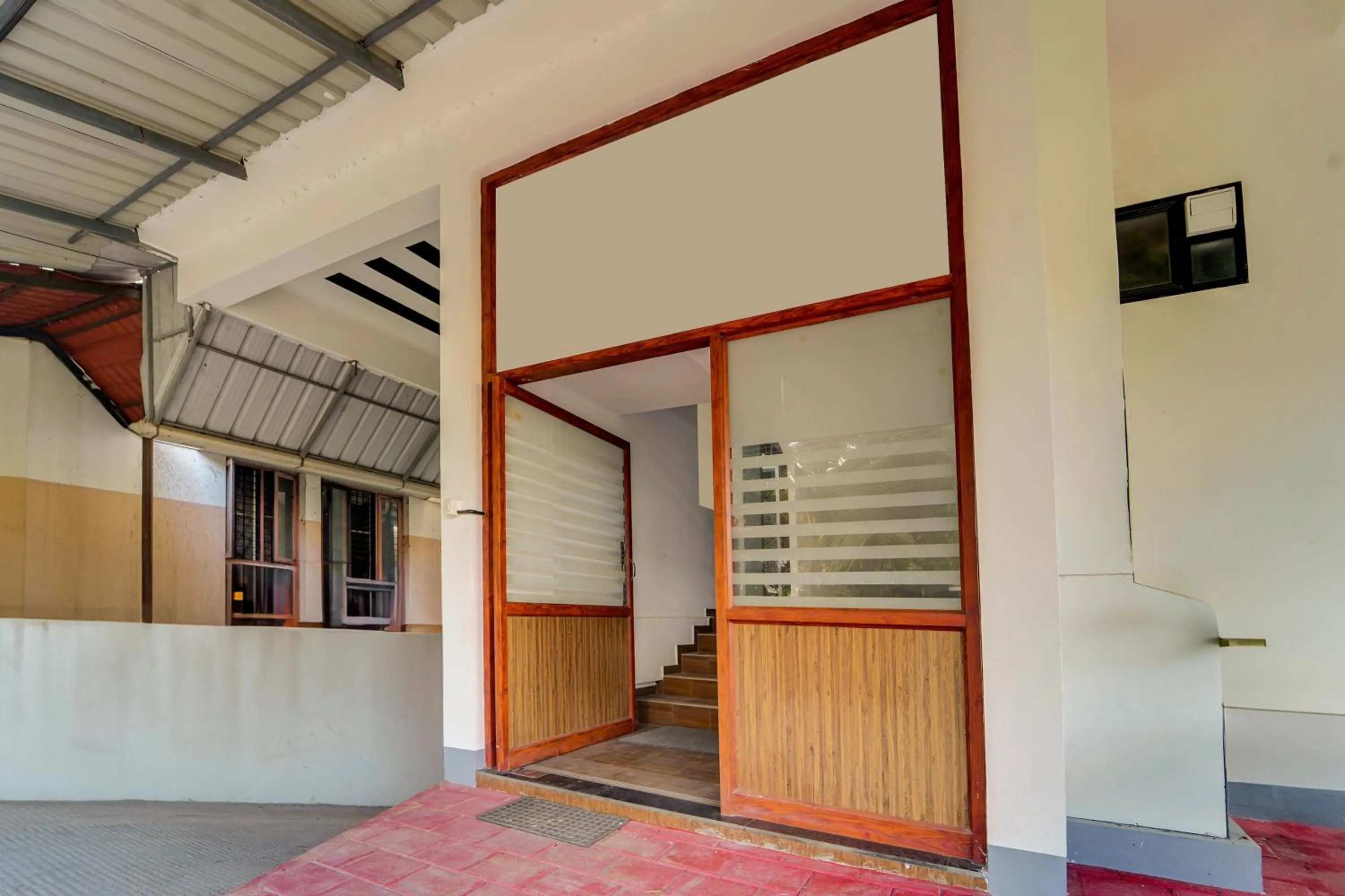 Facade/entrance in Hotel O Cheranelloor Aster Medicity Formerly Abriz Residency