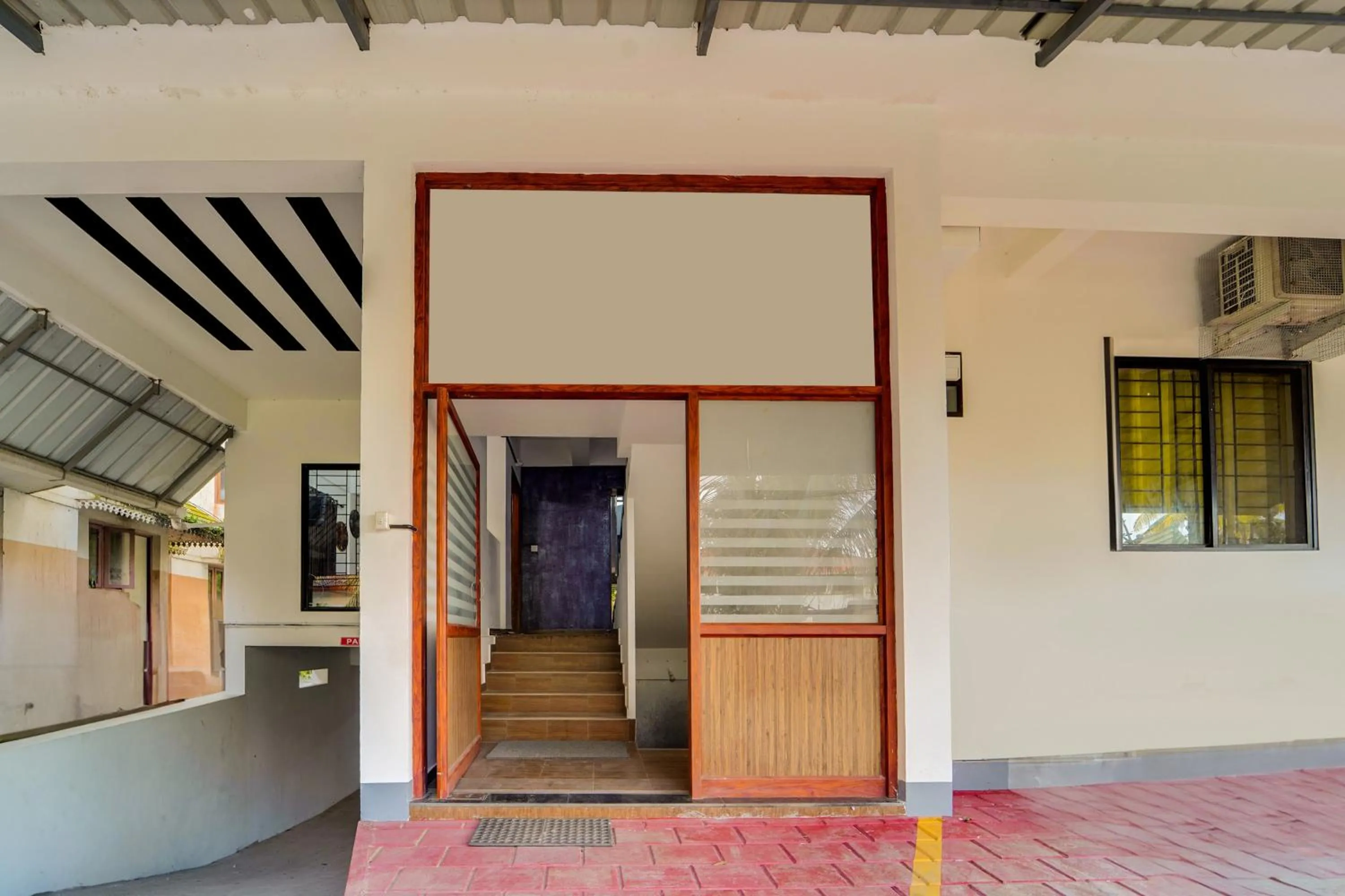 Facade/entrance in Hotel O Cheranelloor Aster Medicity Formerly Abriz Residency