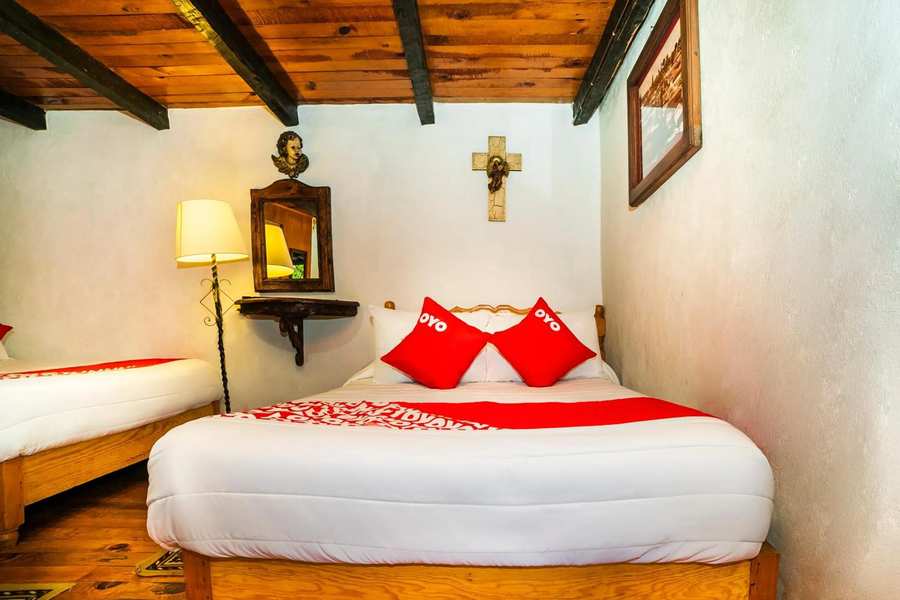 Bedroom, Bed in OYO Hotel El Mineral, Tlalpujahua