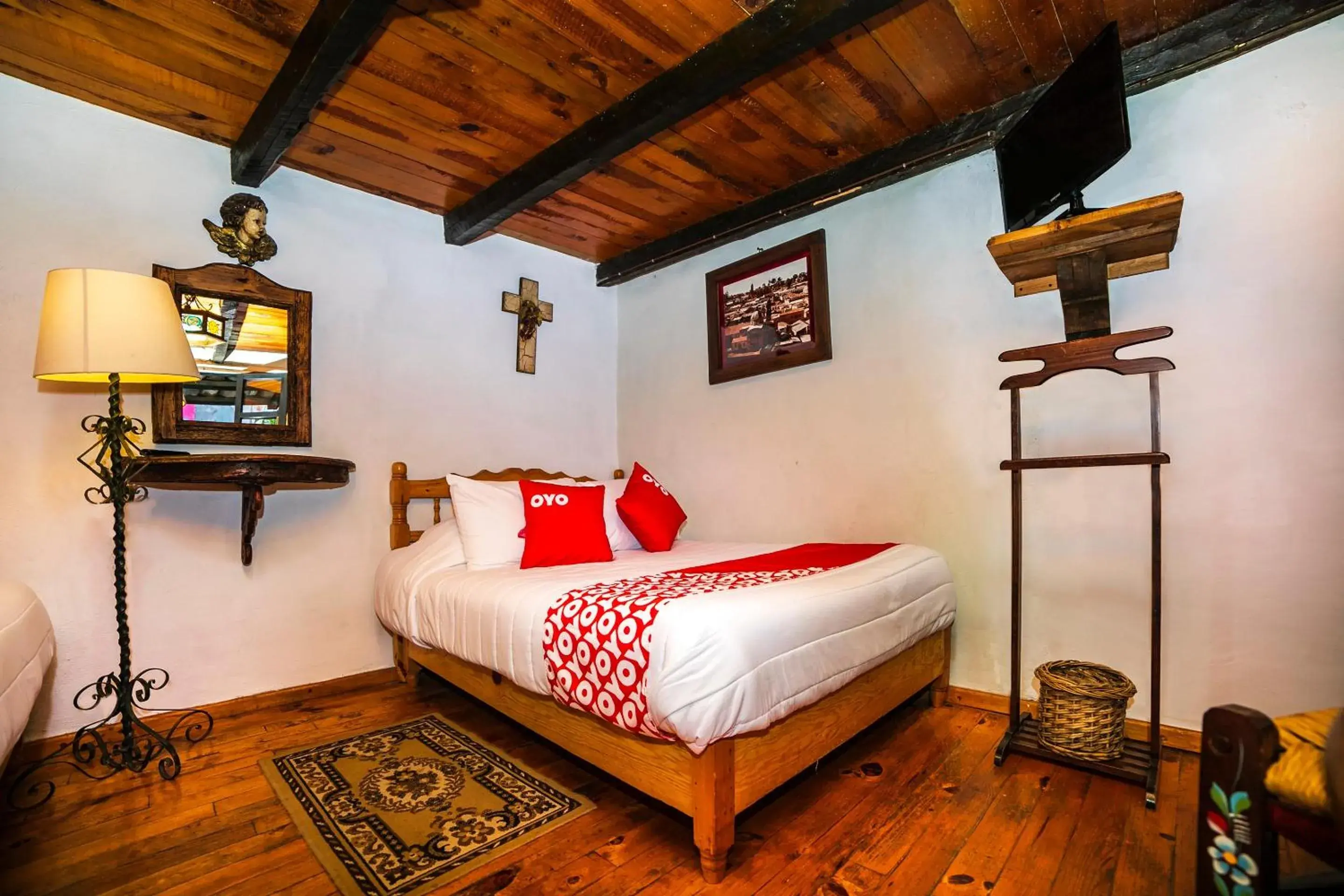 Standard Double Room with Two Double Beds in OYO Hotel El Mineral, Tlalpujahua Standard Double Room with Two Double Beds in OYO Hotel El Mineral, Tlalpujahua