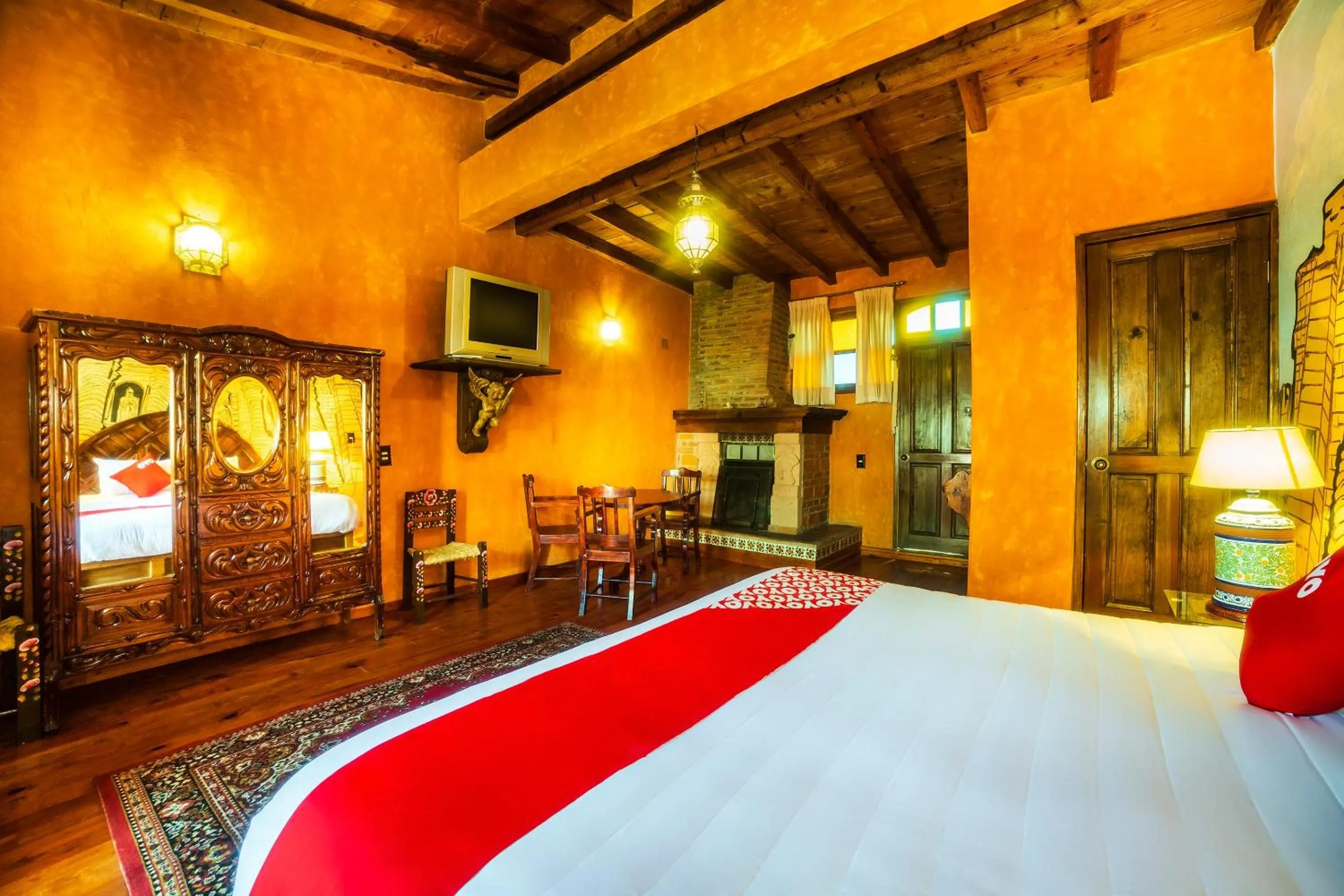 Bedroom, Bed in OYO Hotel El Mineral, Tlalpujahua