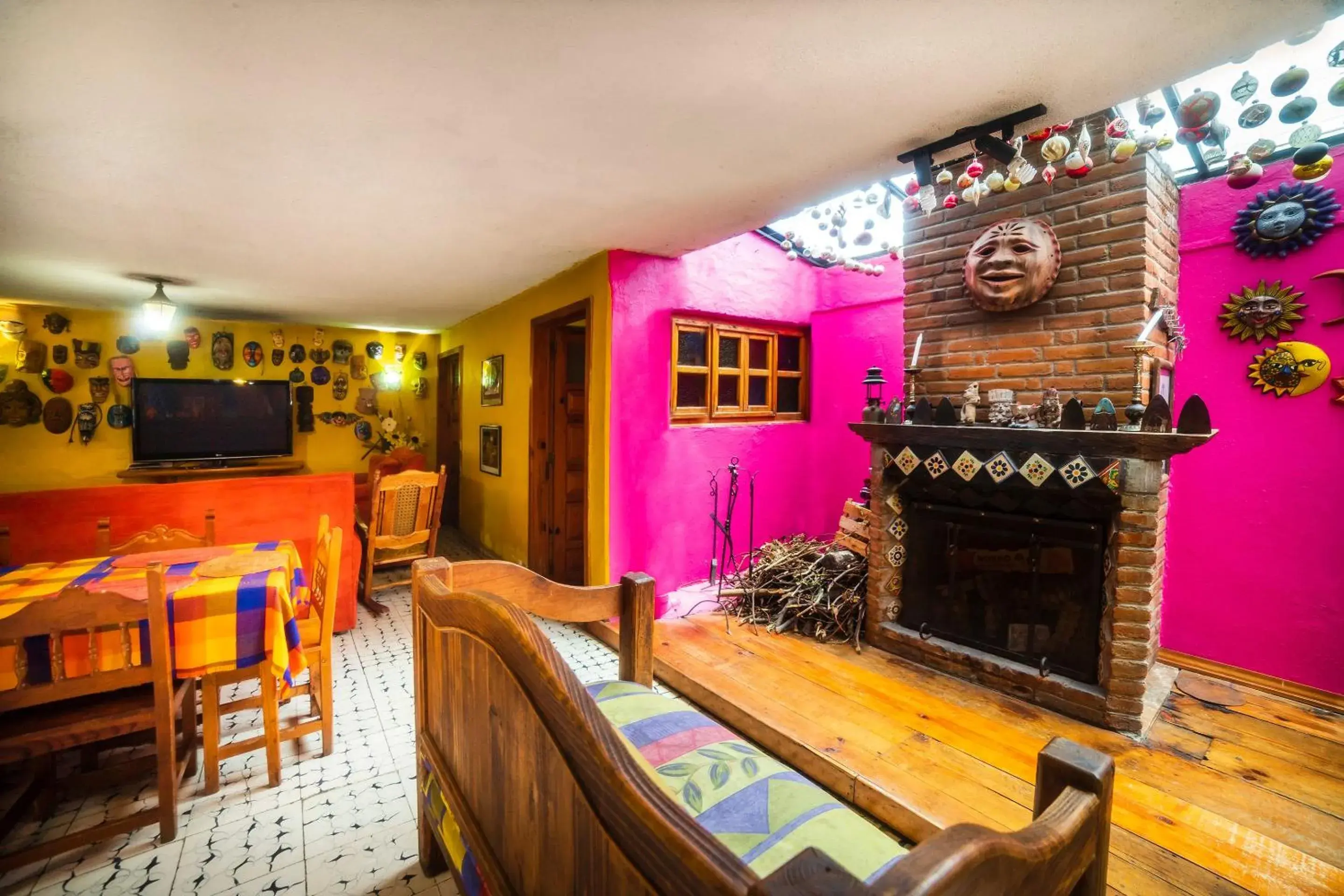 Lobby or reception in OYO Hotel El Mineral, Tlalpujahua Lobby or reception in OYO Hotel El Mineral, Tlalpujahua