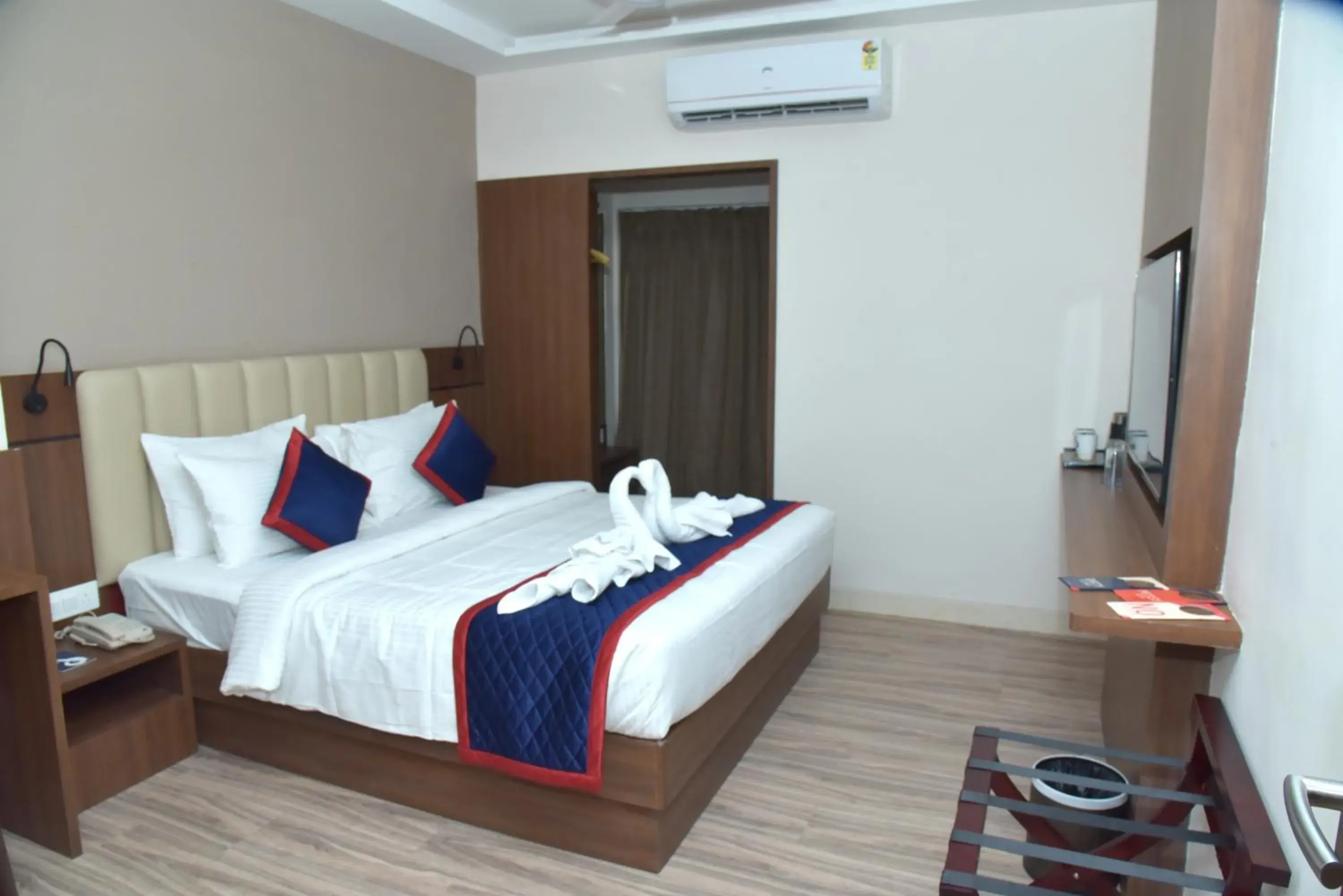 Bed in Zip by Spree Hotels Shirdi - Walkable Distance from Sai Baba Temple Bed in Zip by Spree Hotels Shirdi - Walkable Distance from Sai Baba Temple