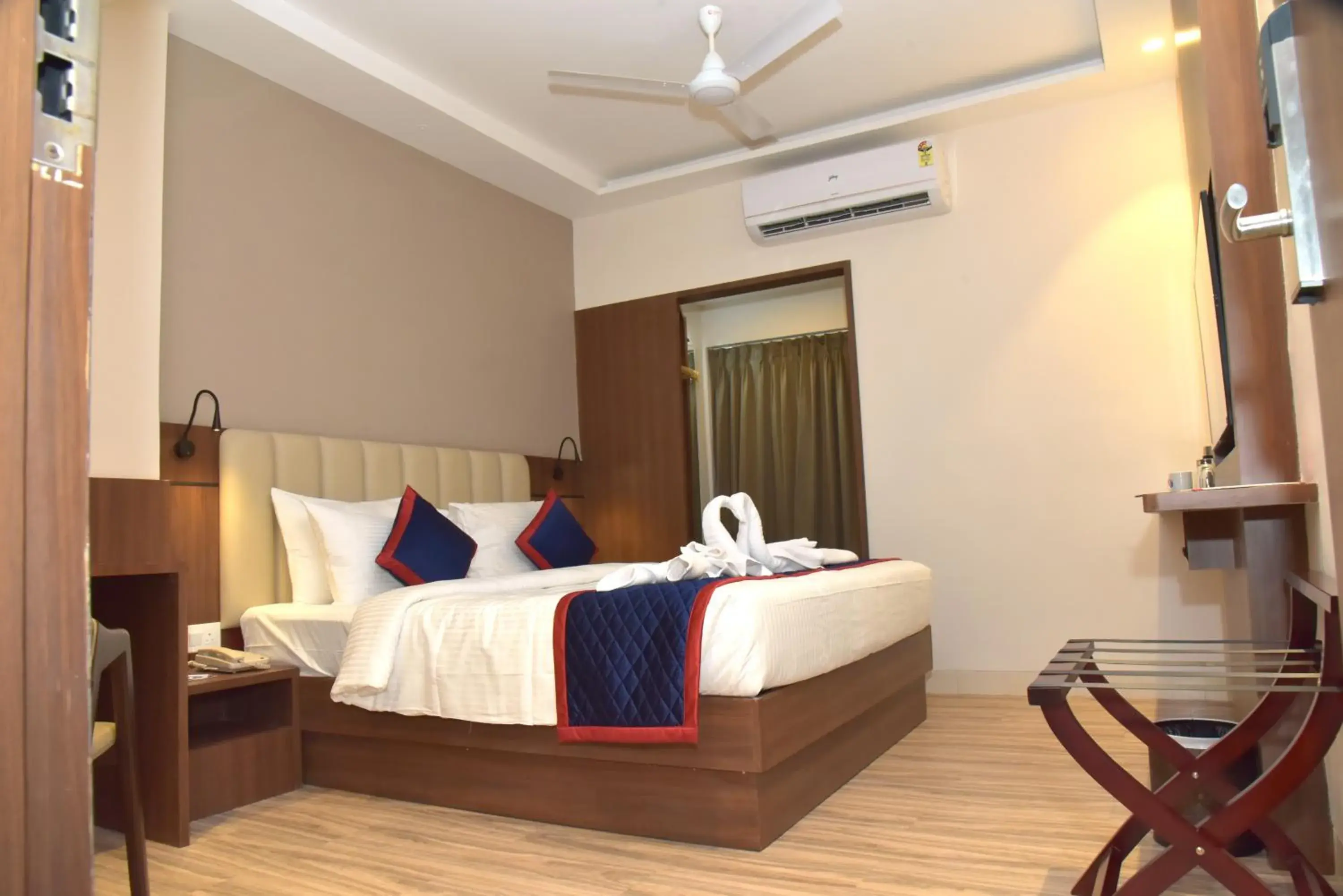 Bed in Zip by Spree Hotels Shirdi - Walkable Distance from Sai Baba Temple Bed in Zip by Spree Hotels Shirdi - Walkable Distance from Sai Baba Temple
