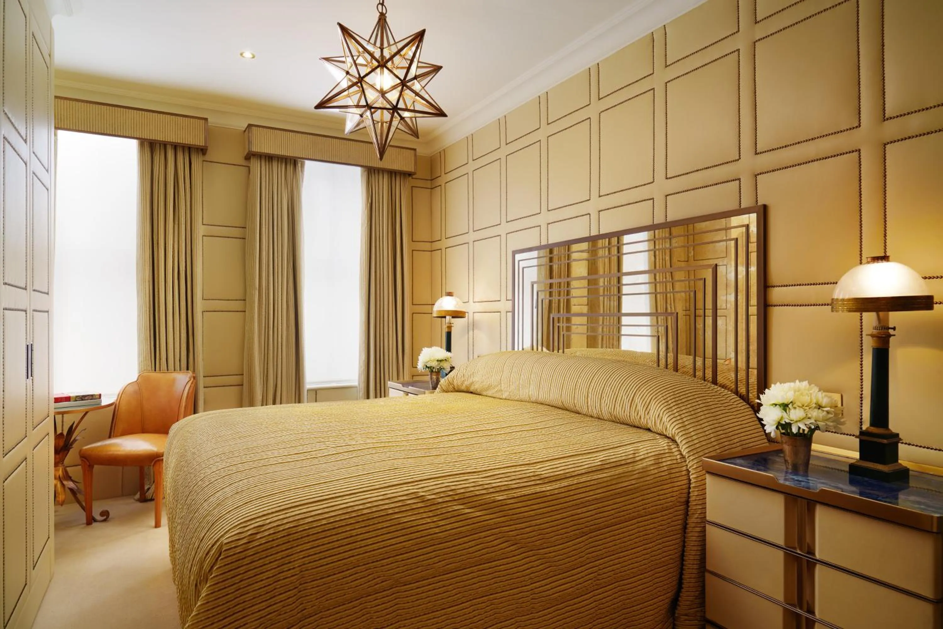 Photo of the whole room, Bed in Milestone Hotel Kensington