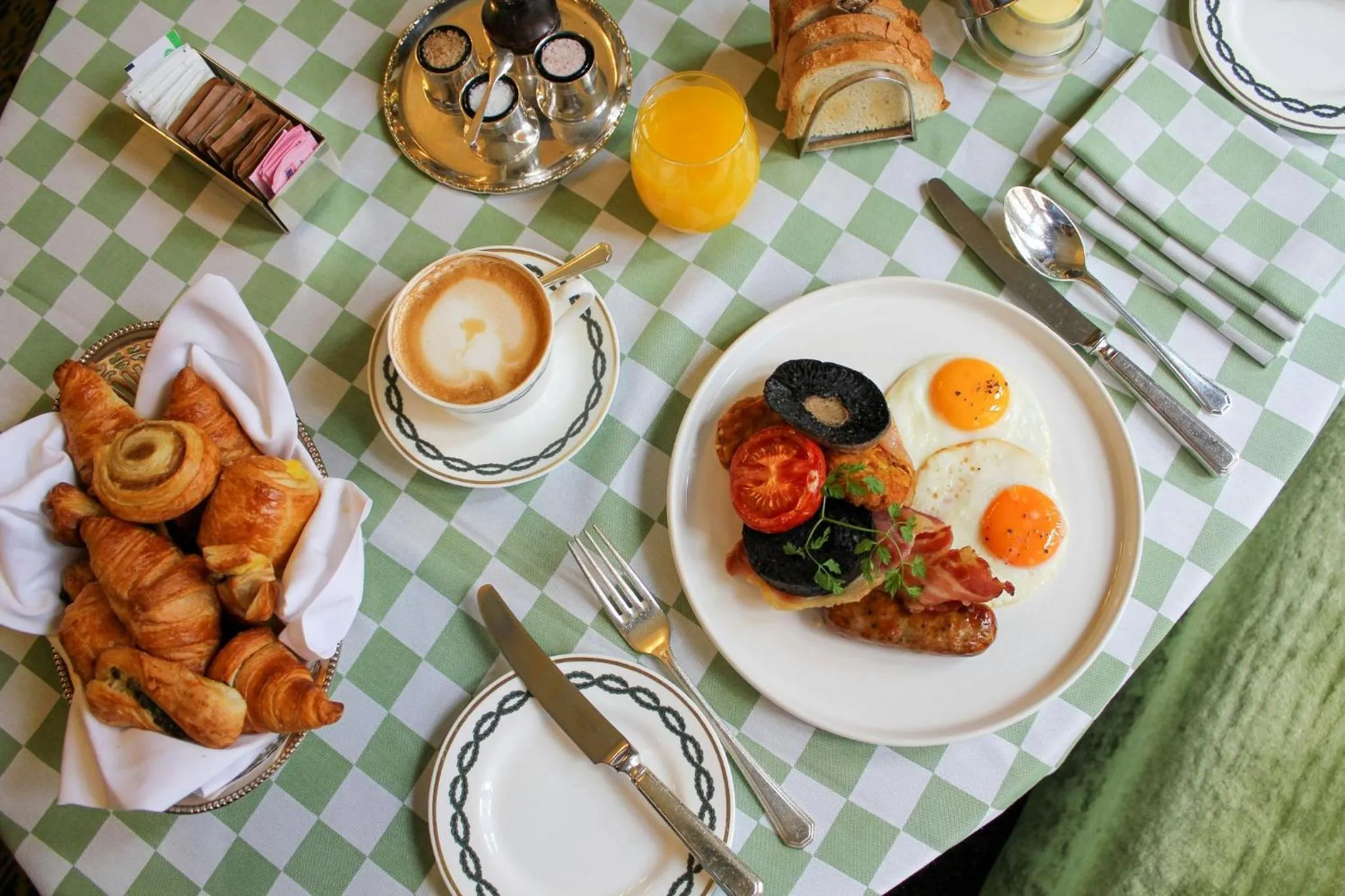 Breakfast in Milestone Hotel Kensington