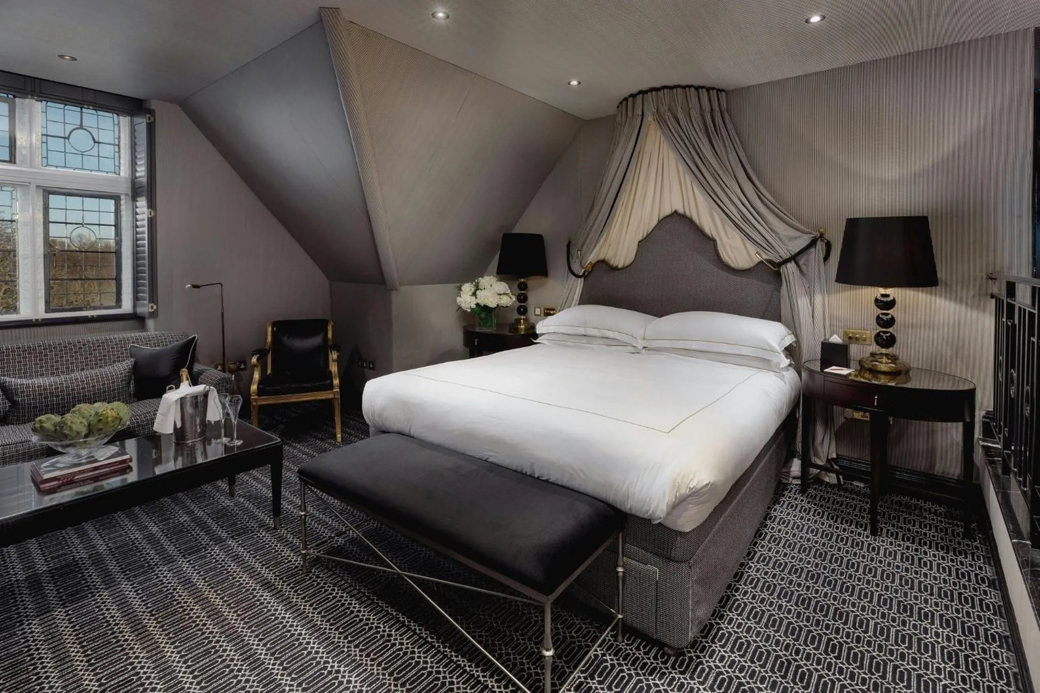 Bedroom, Bed in Milestone Hotel Kensington