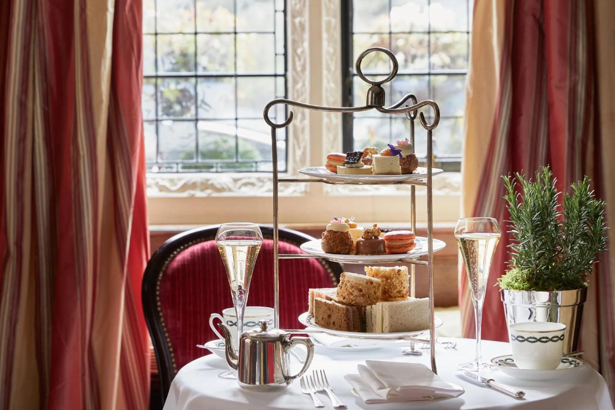 Restaurant/places to eat in Milestone Hotel Kensington