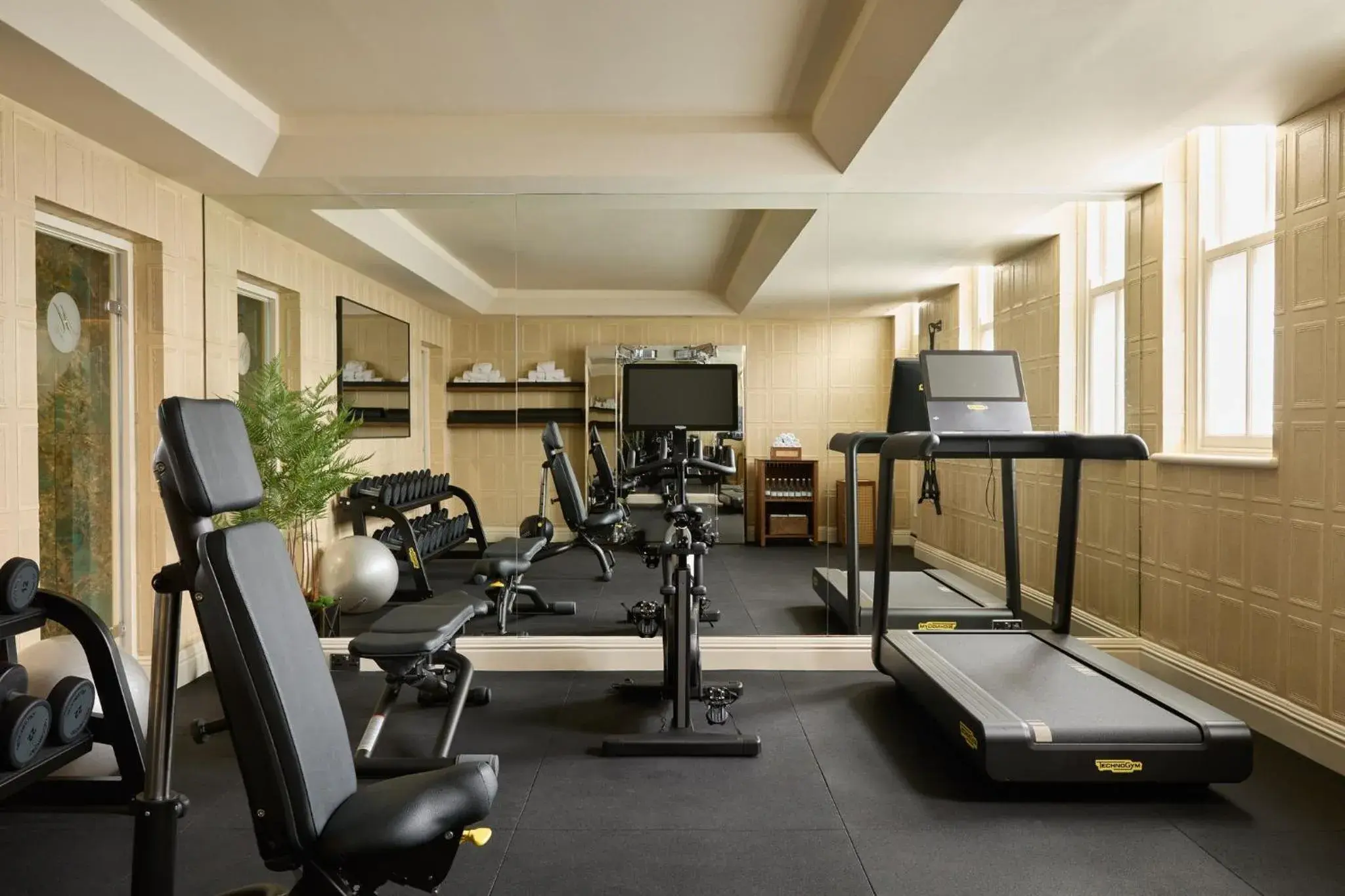 Fitness centre/facilities in Milestone Hotel Kensington Fitness centre/facilities in Milestone Hotel Kensington