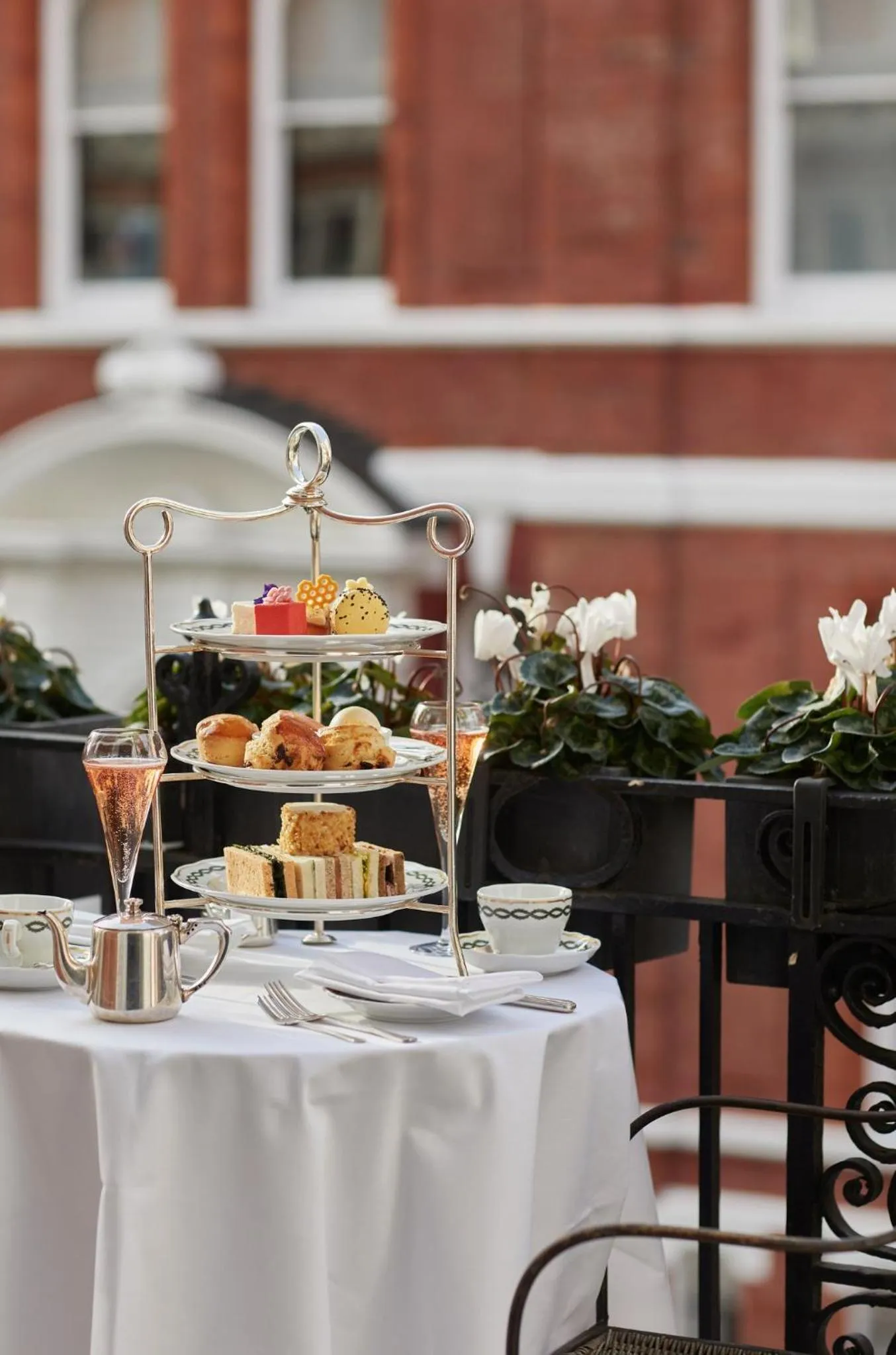 Photo of the whole room in Milestone Hotel Kensington