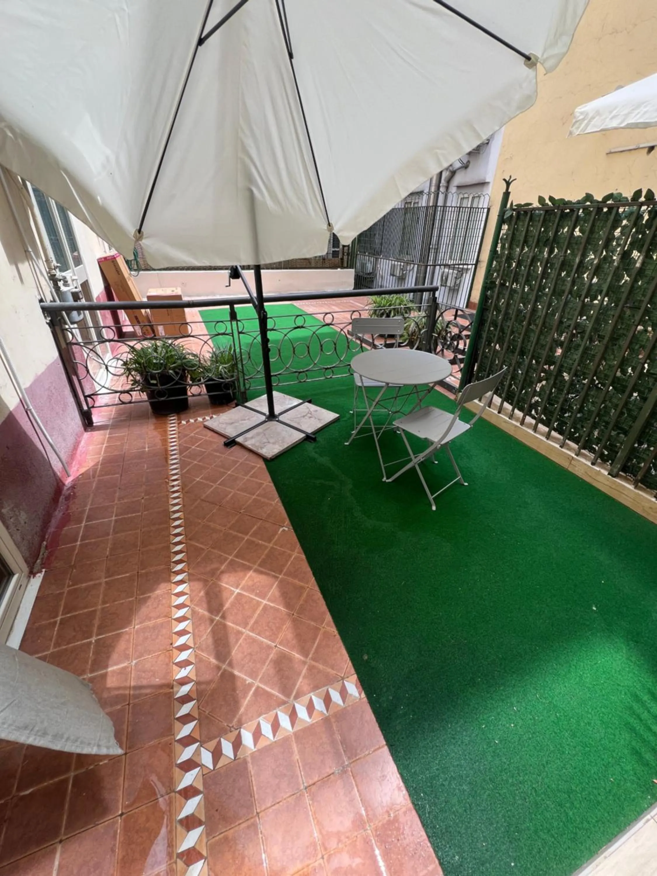 Property building in VPM ROOMS central train station