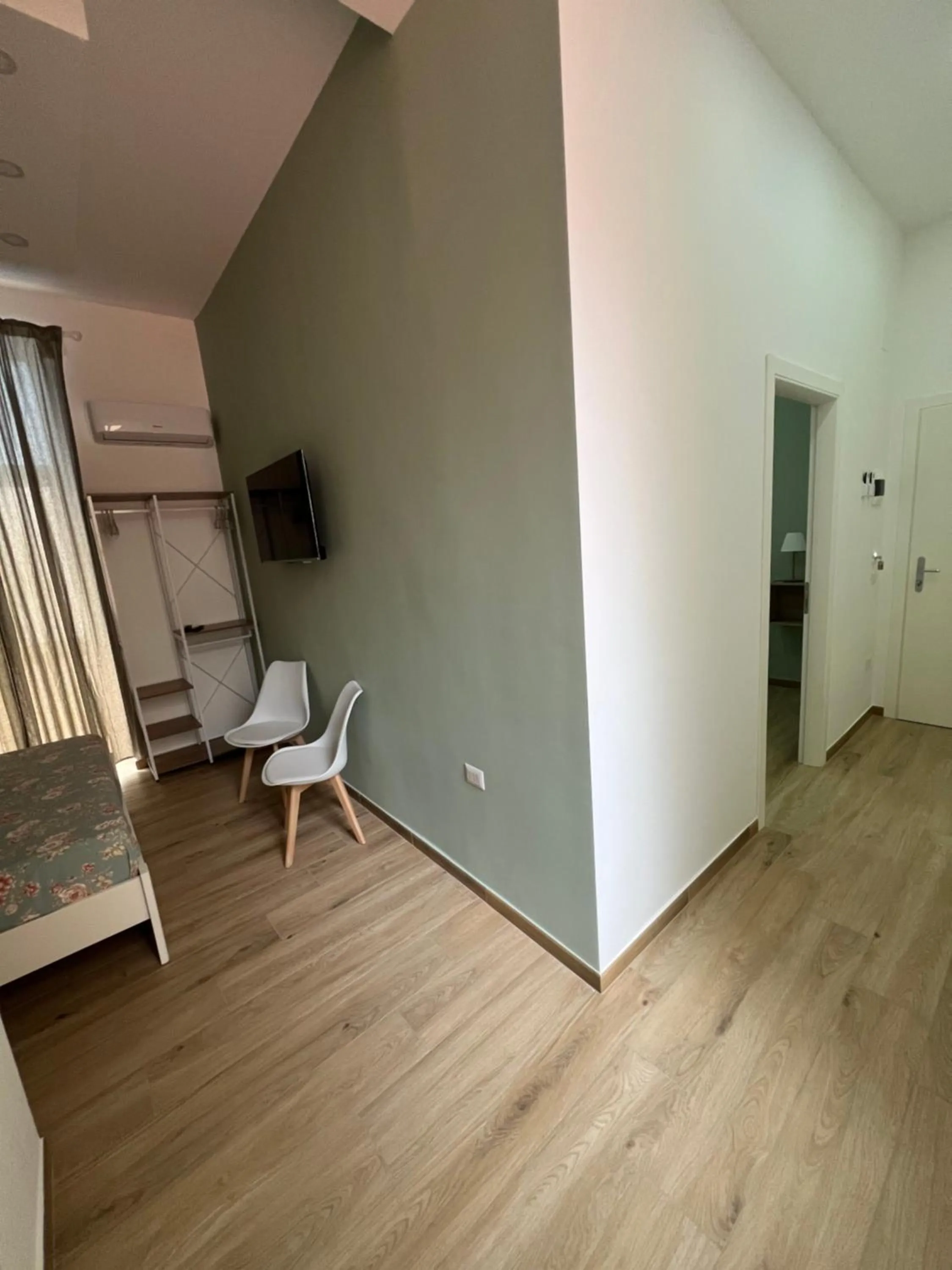 Bedroom in VPM ROOMS central train station