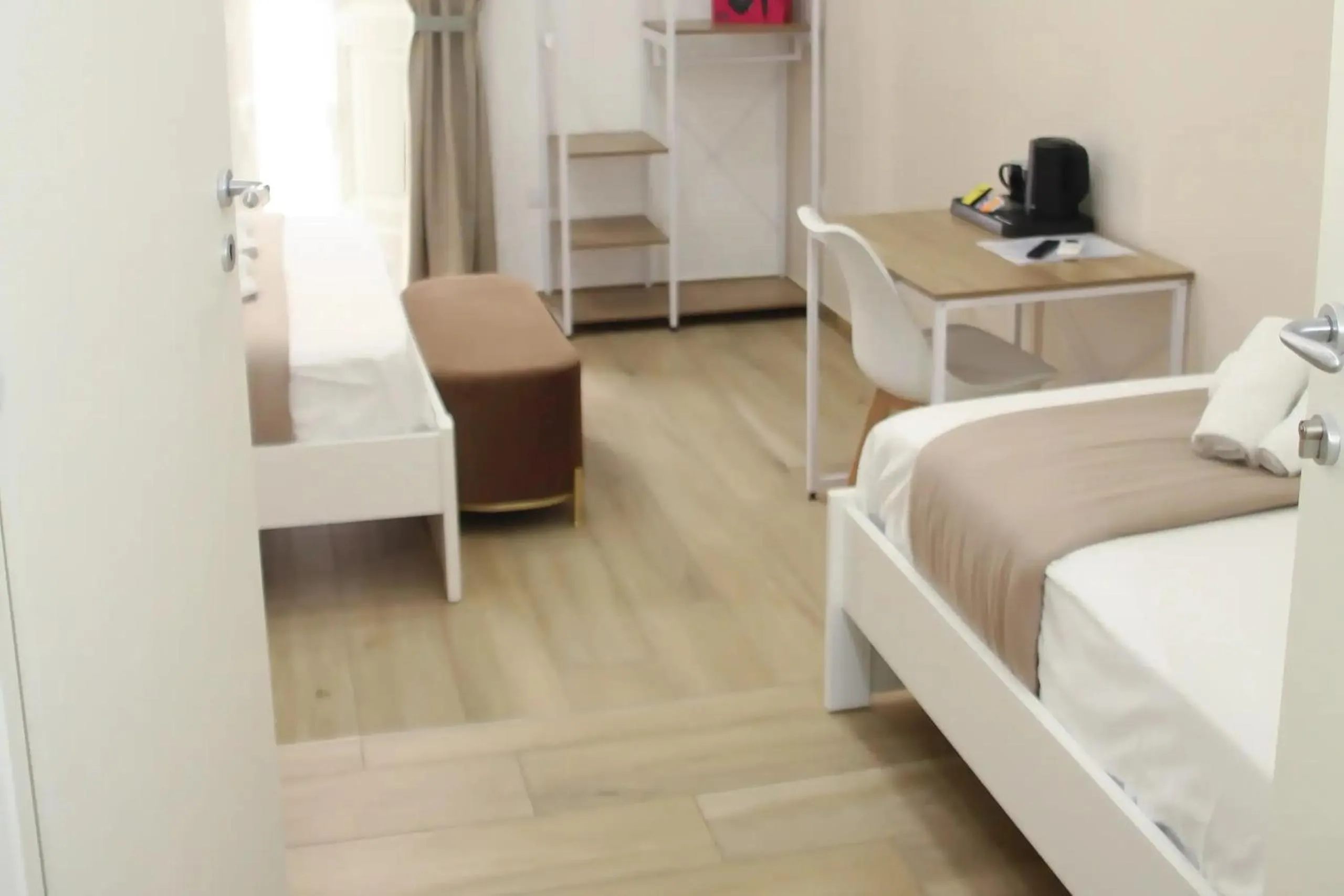 Photo of the whole room, Bed in VPM ROOMS central train station