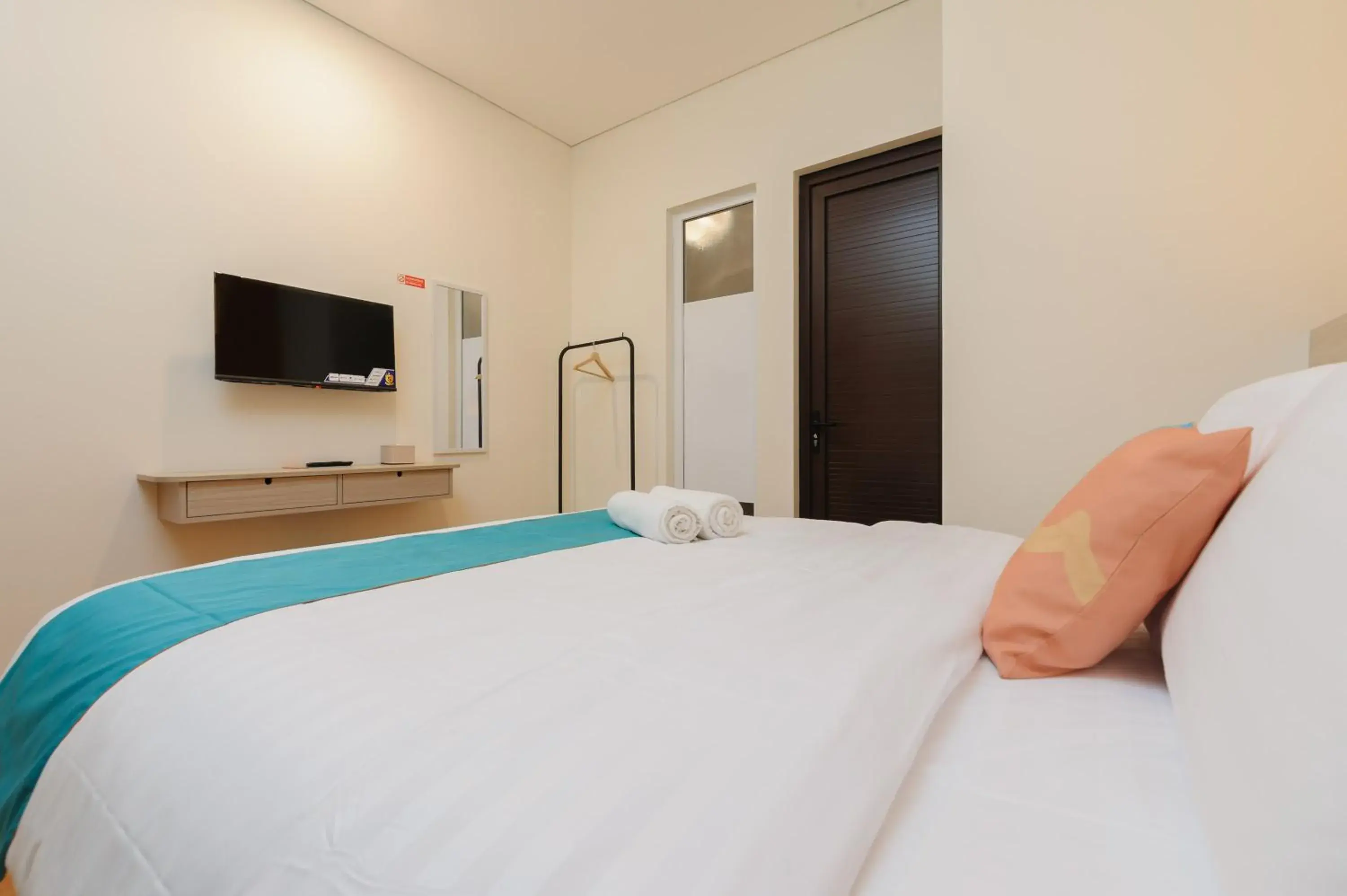 Bedroom, Bed in Sans Hotel Tajur Bogor Bedroom, Bed in Sans Hotel Tajur Bogor