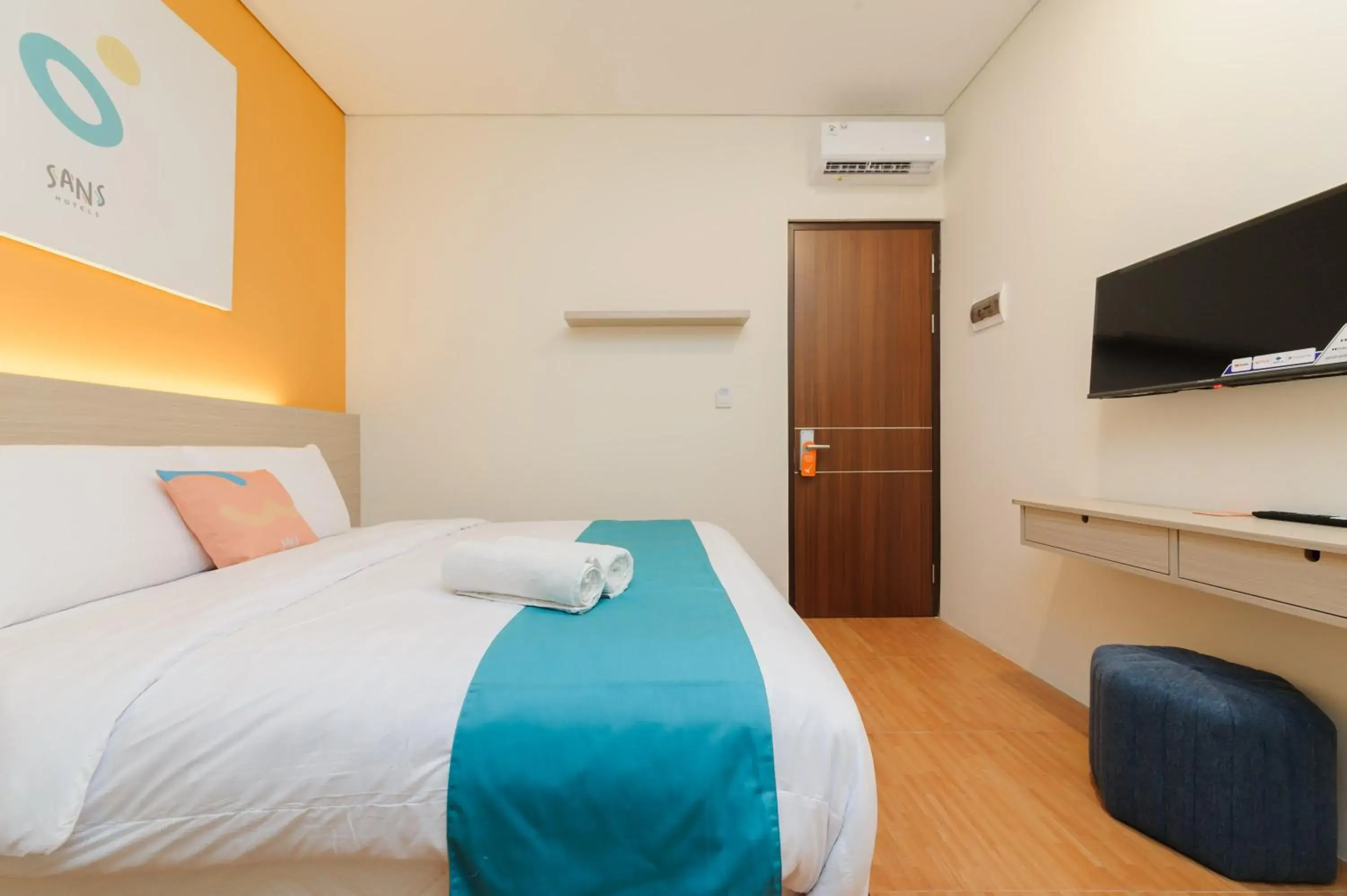 Bedroom, Bed in Sans Hotel Tajur Bogor Bedroom, Bed in Sans Hotel Tajur Bogor