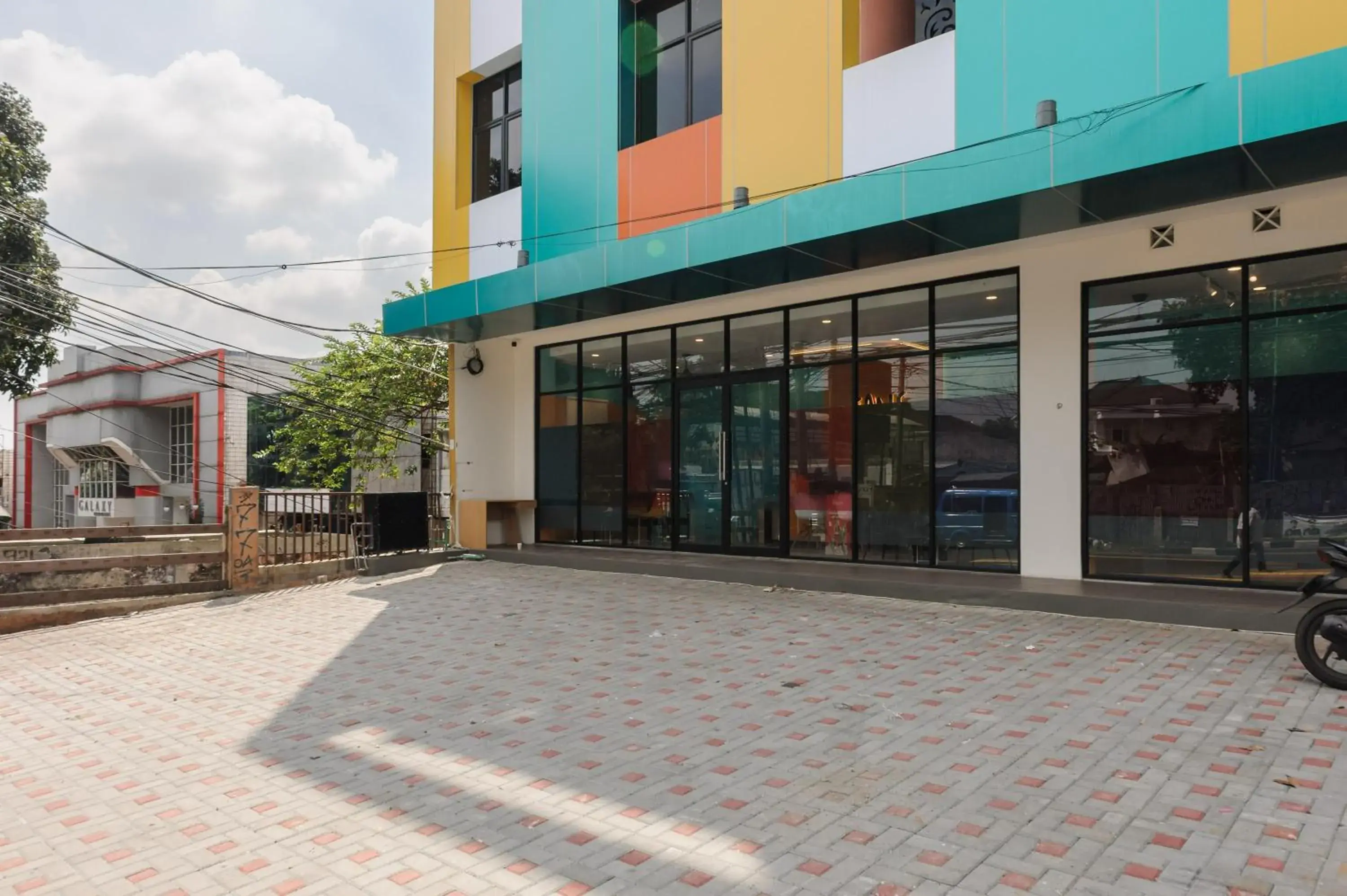 Property building in Sans Hotel Tajur Bogor Property building in Sans Hotel Tajur Bogor