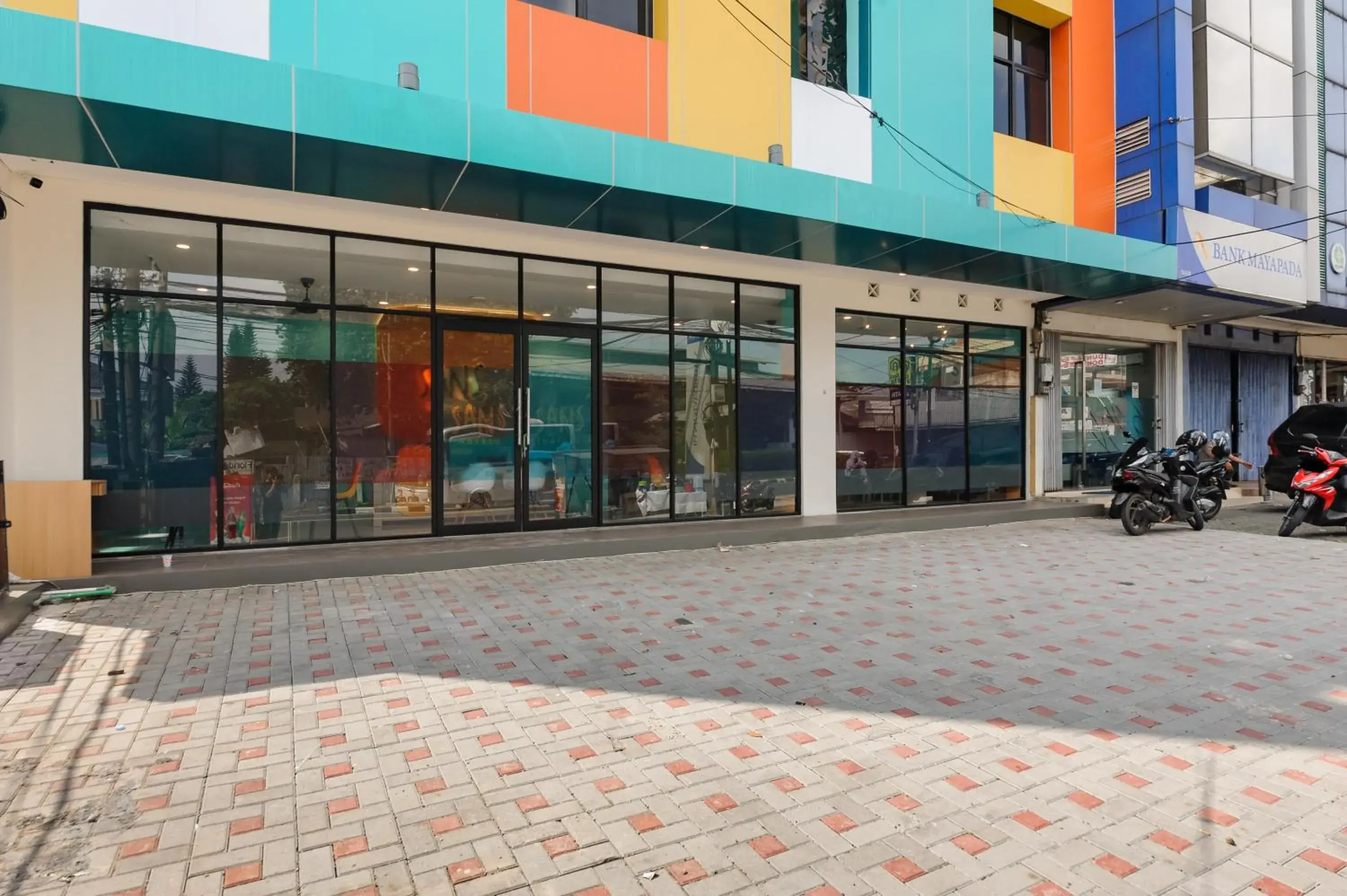 Property building in Sans Hotel Tajur Bogor Property building in Sans Hotel Tajur Bogor