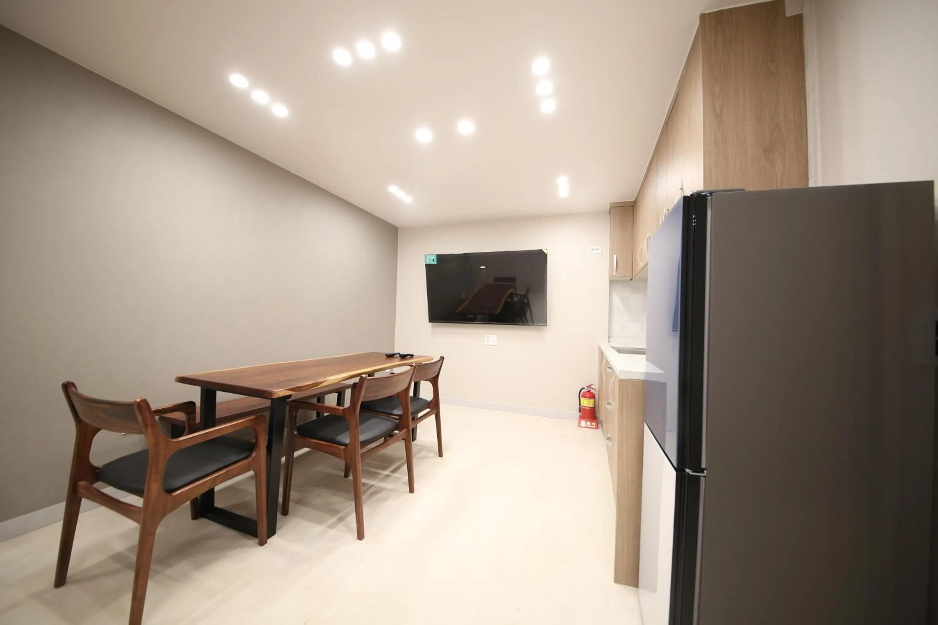 Calm Rest Hotel Masan