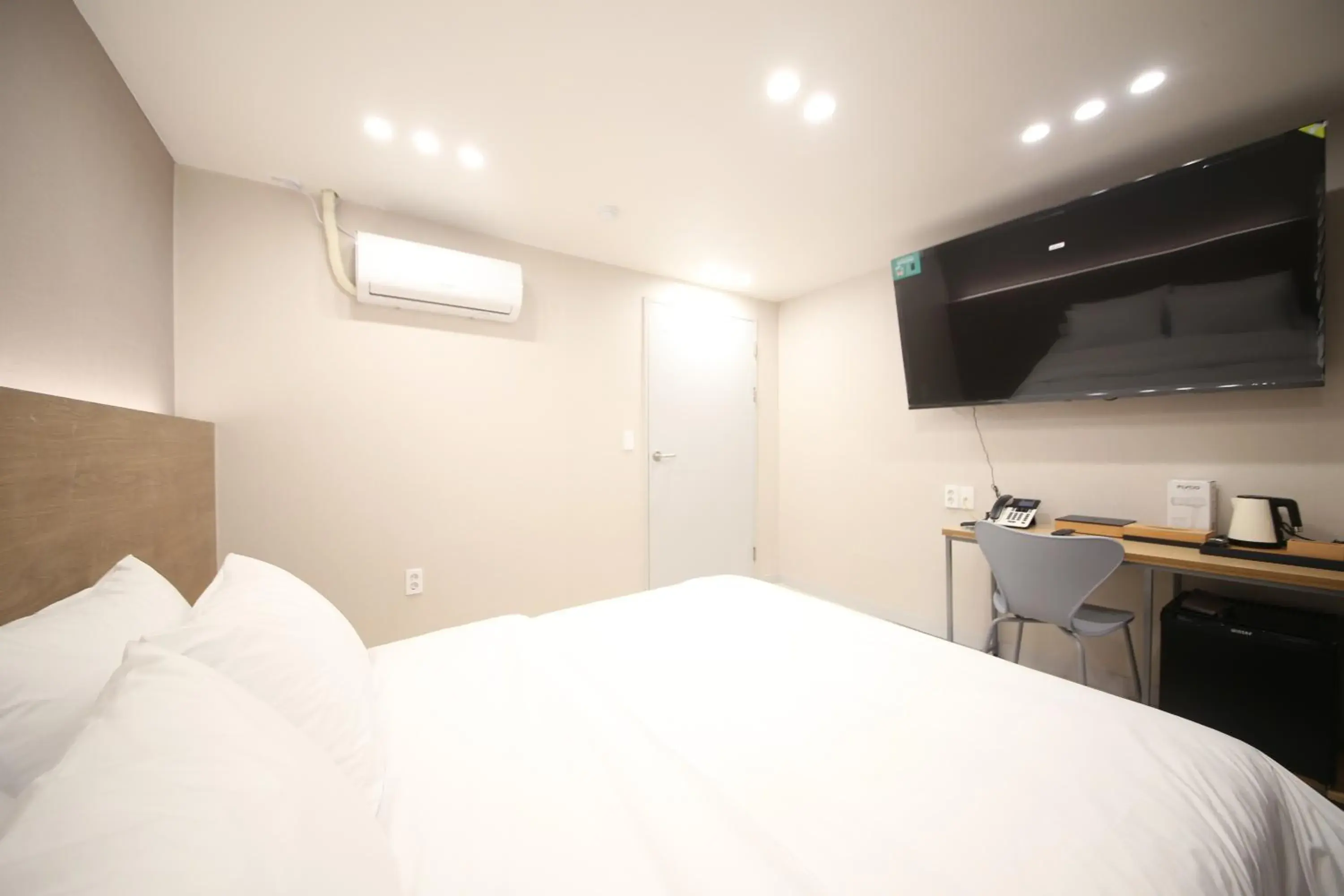 Bed in Calm Rest Hotel Masan Bed in Calm Rest Hotel Masan