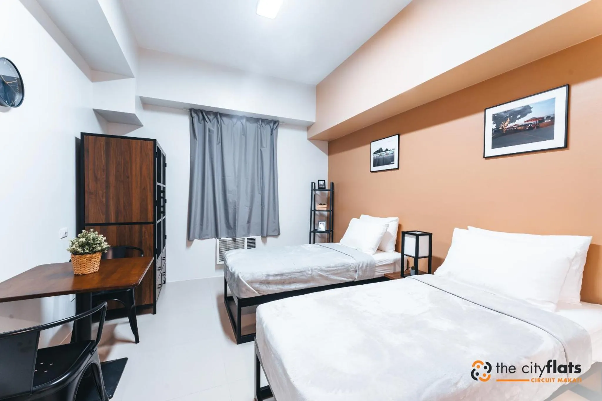Standard Twin Room in The City Flats Circuit