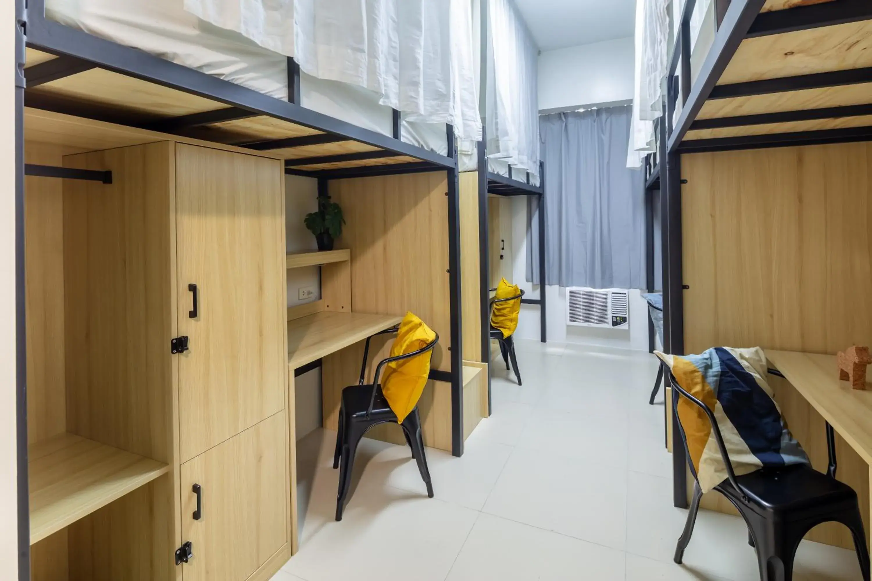 4-Bed Mixed Dormitory Room in The City Flats Circuit 4-Bed Mixed Dormitory Room in The City Flats Circuit