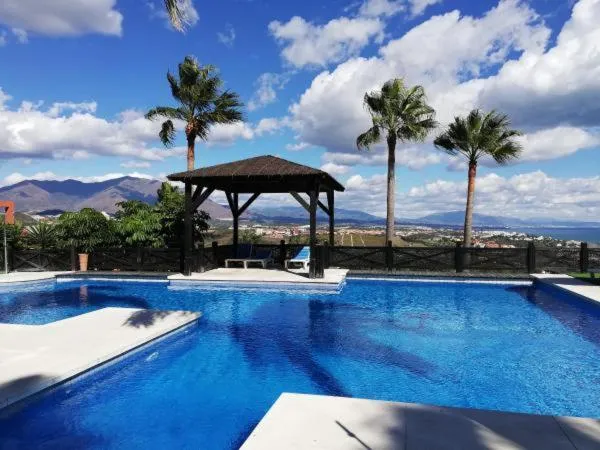 Swimming pool in Apartamentos Manilva Green