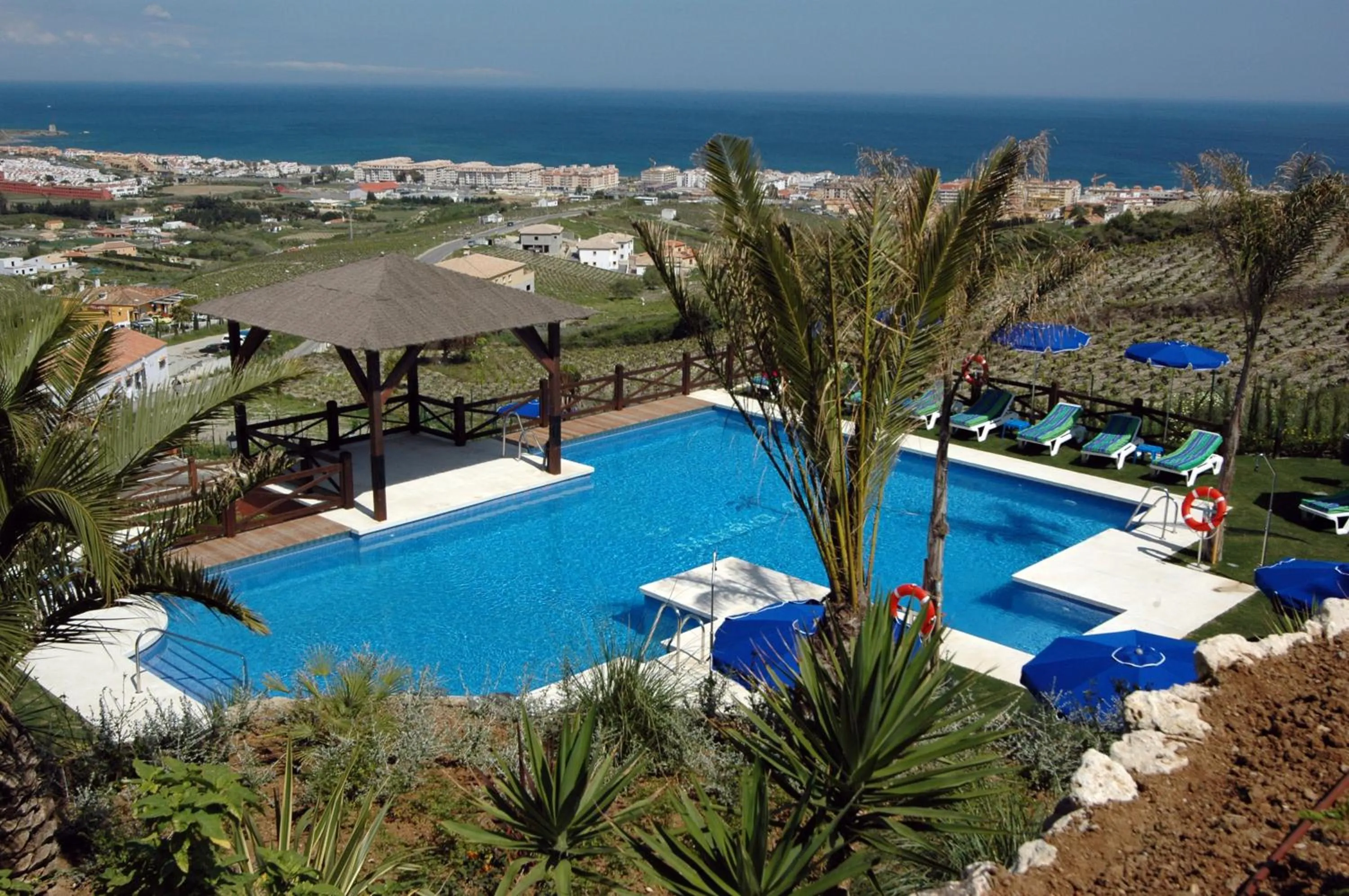 Pool view in Apartamentos Manilva Green