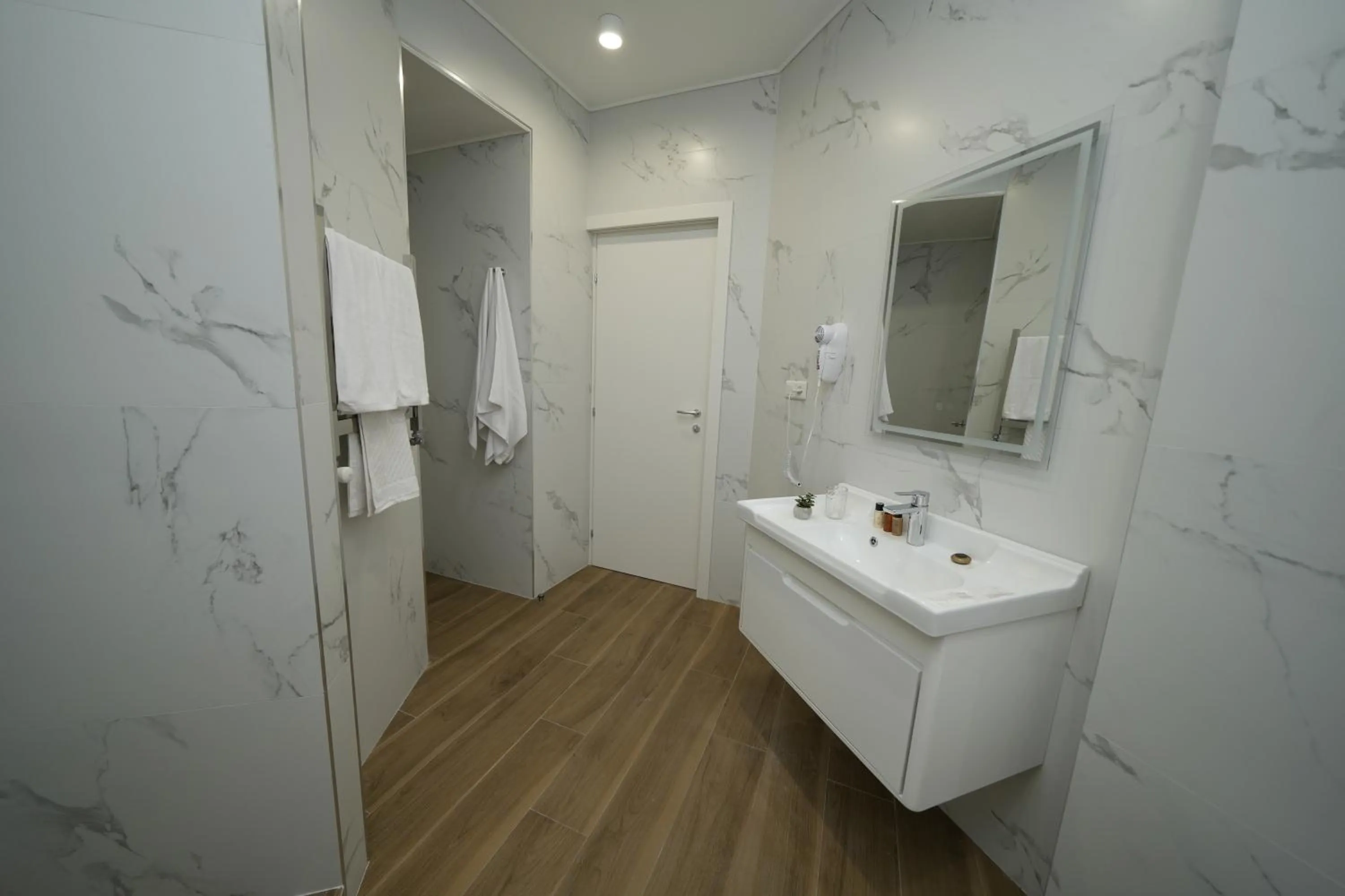 Bathroom in Ser In Hotel