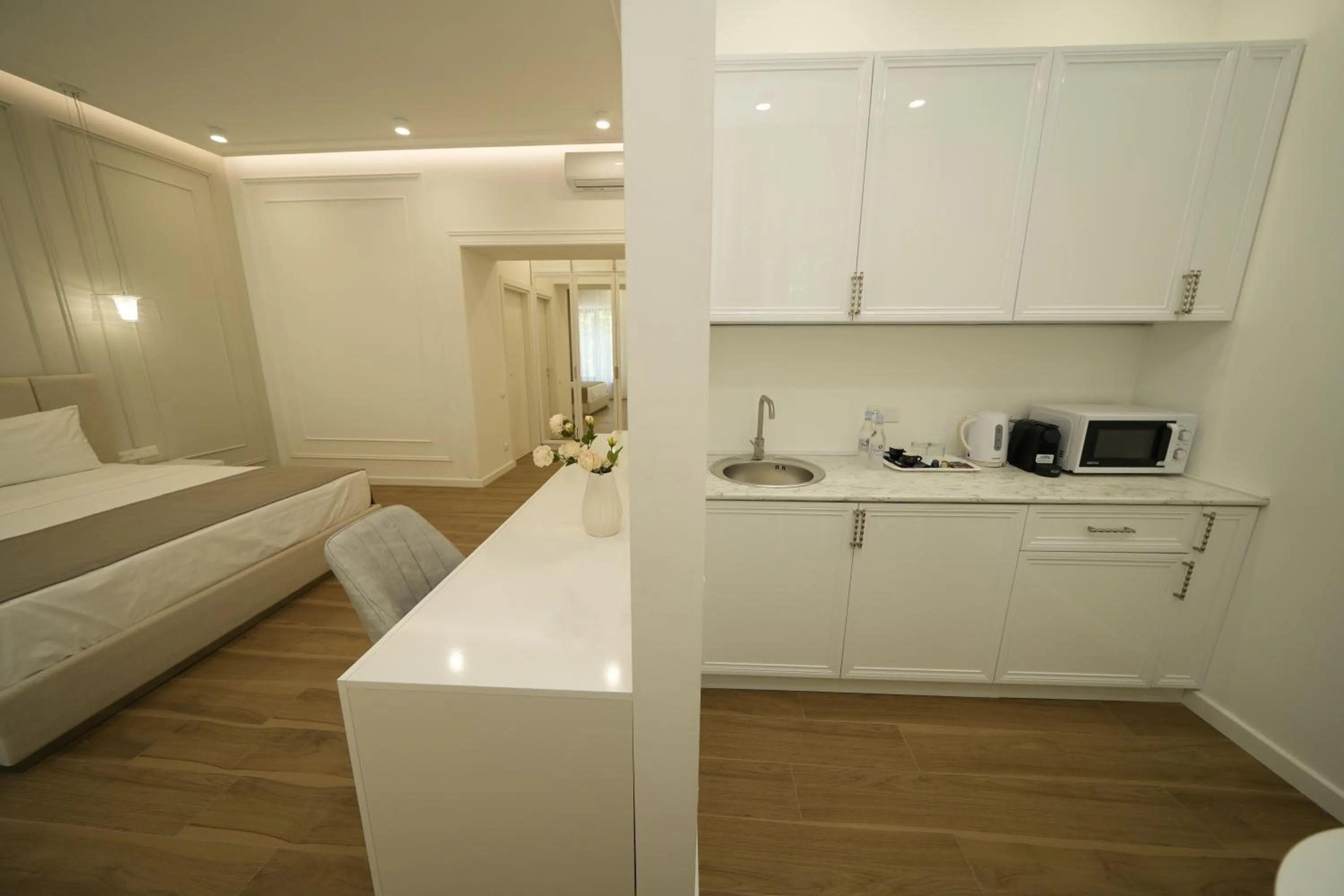 Photo of the whole room, Bed in Ser In Hotel