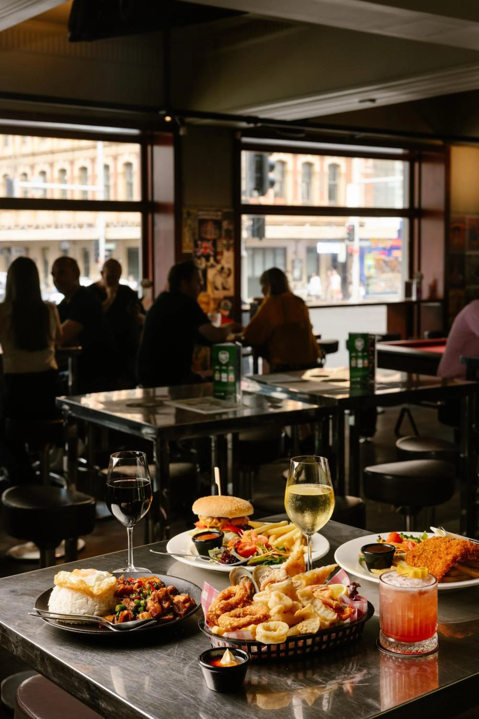 Restaurant/places to eat in Bar Broadway