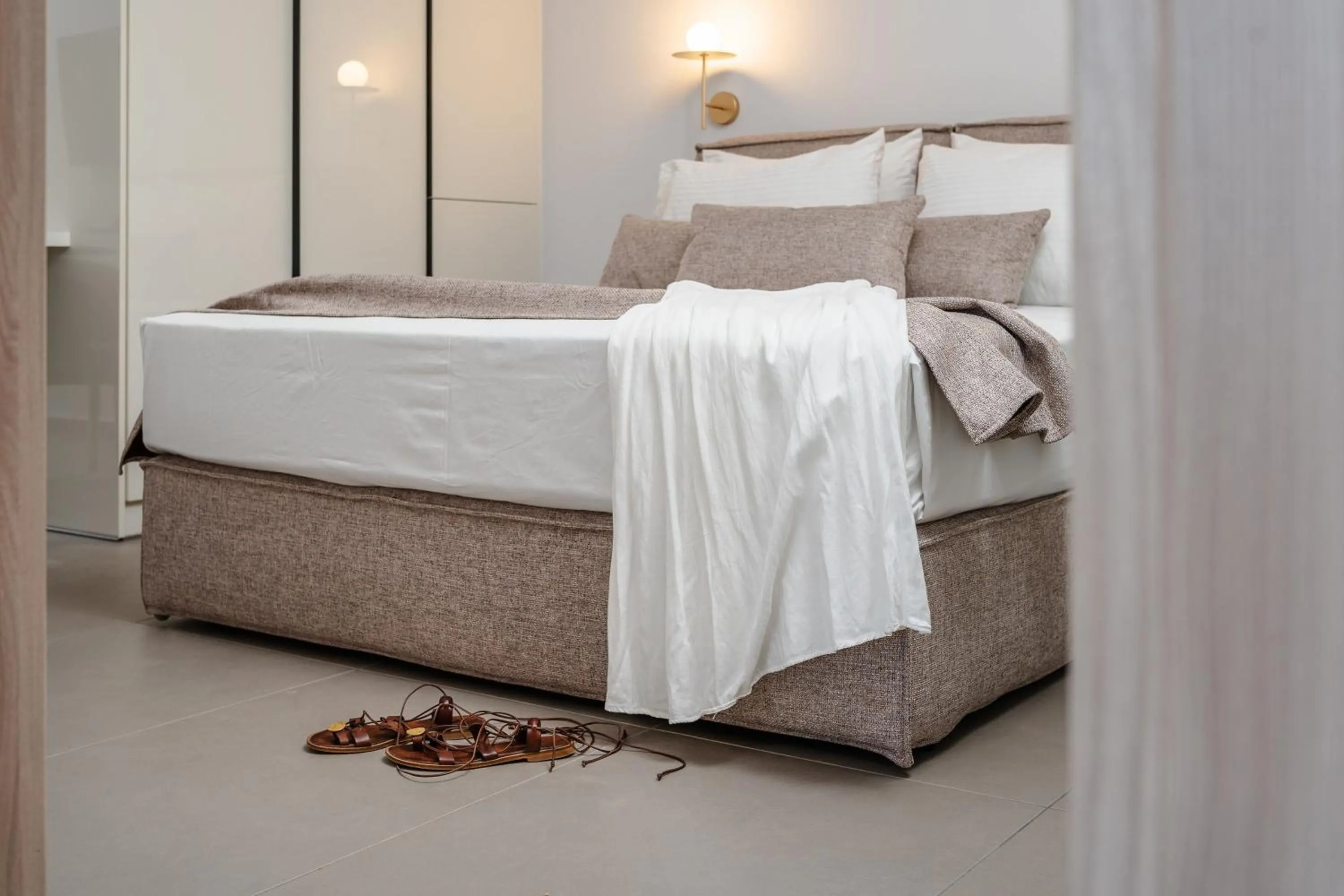 Shower, Bed in Thalelion 3 bedroom Villas with private pool and Jacuzzi