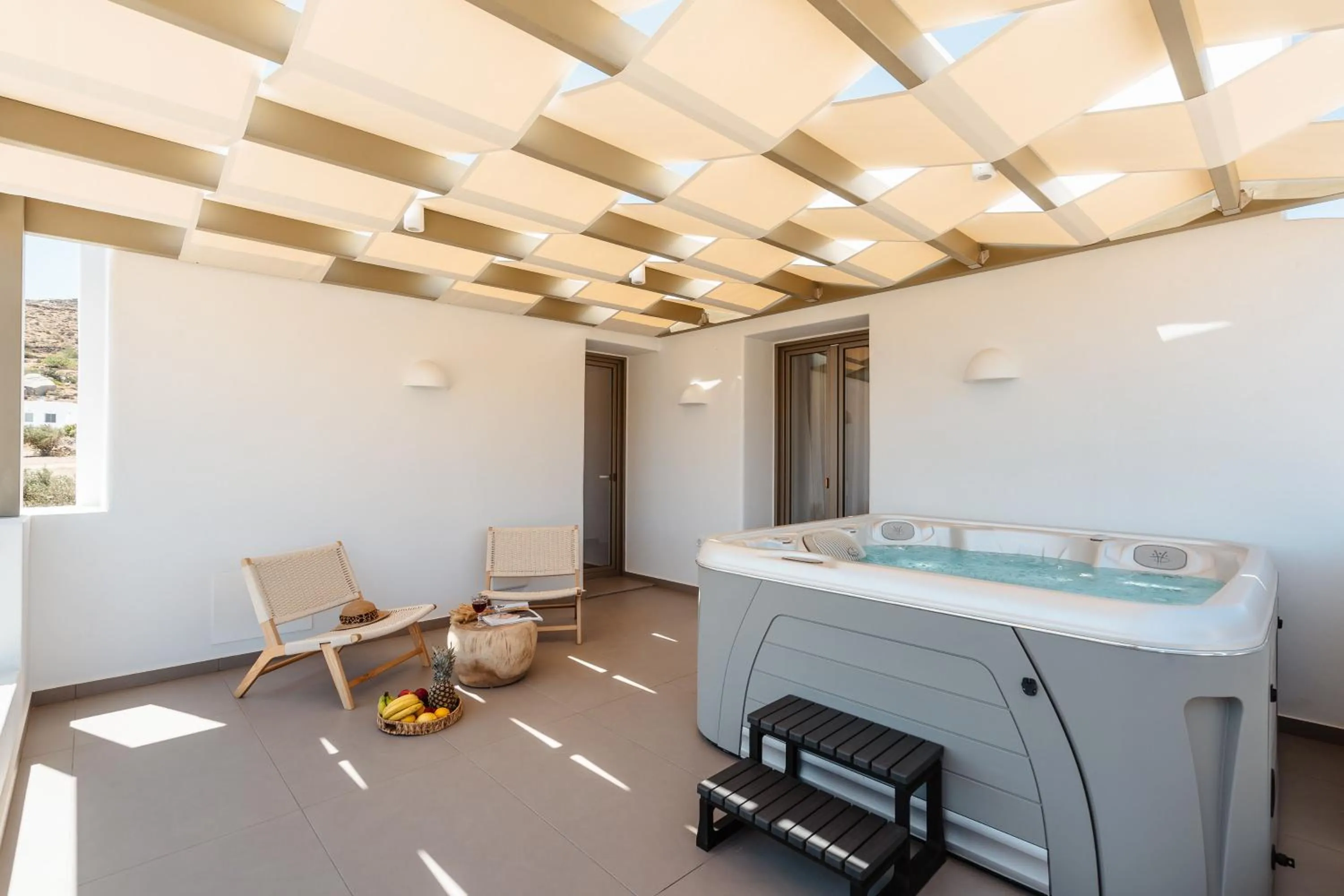 Hot Tub in Thalelion 3 bedroom Villas with private pool and Jacuzzi