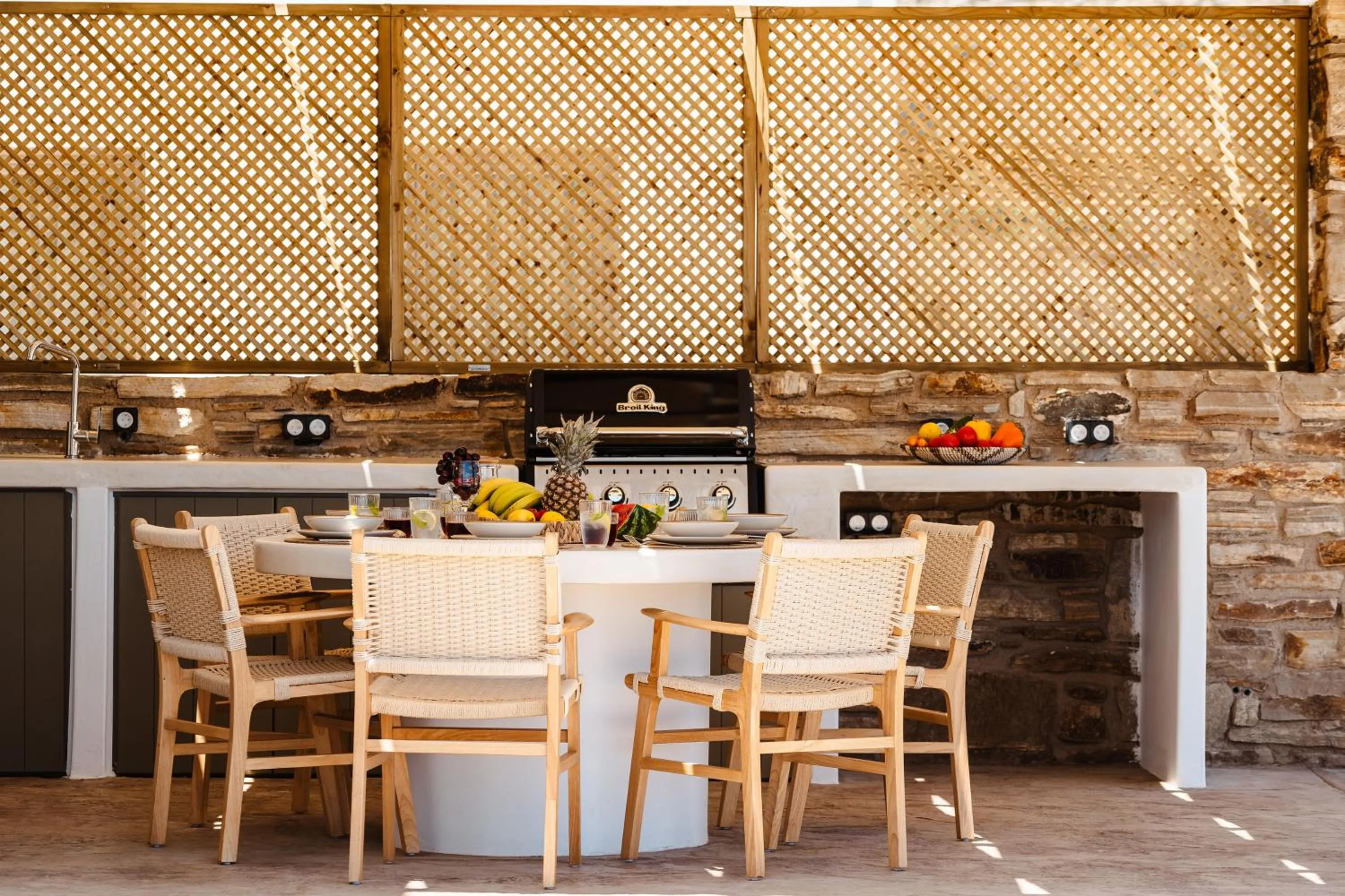 Food and drinks in Thalelion 3 bedroom Villas with private pool and Jacuzzi