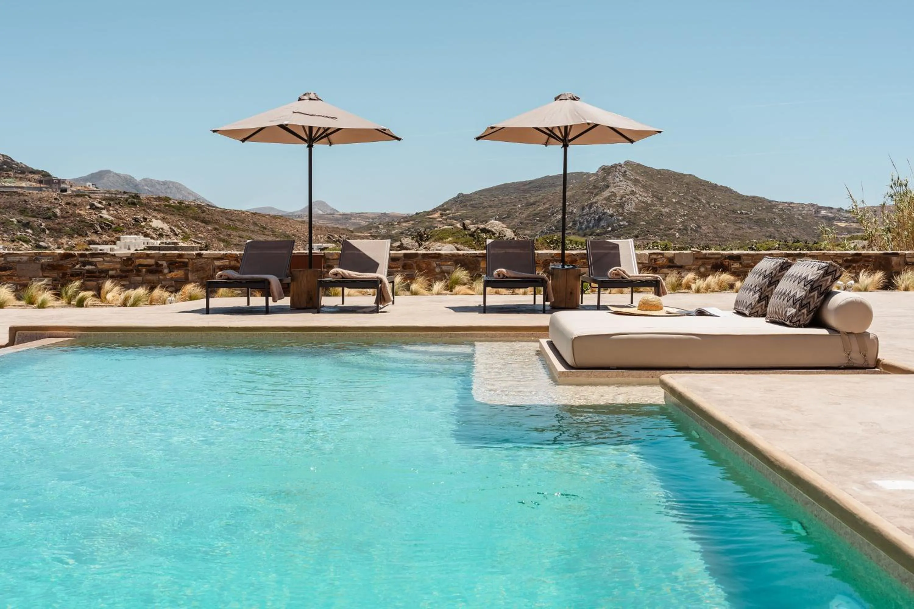 Patio in Thalelion 3 bedroom Villas with private pool and Jacuzzi