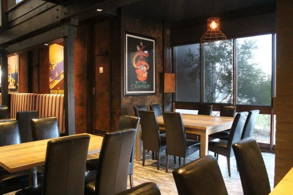 Restaurant/places to eat in Brougham Arms Hotel